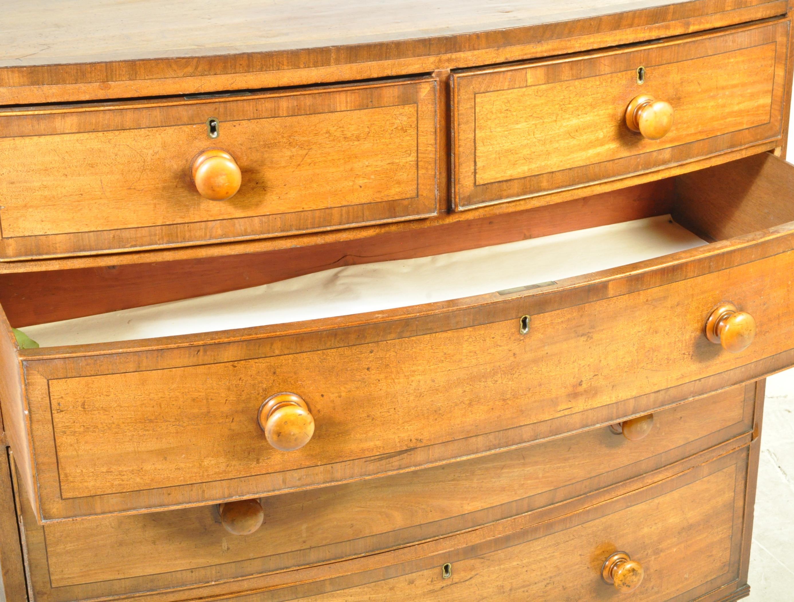 19TH CENTURY VICTORIAN MAHOGANY BOW FRONT CHEST - Image 4 of 5