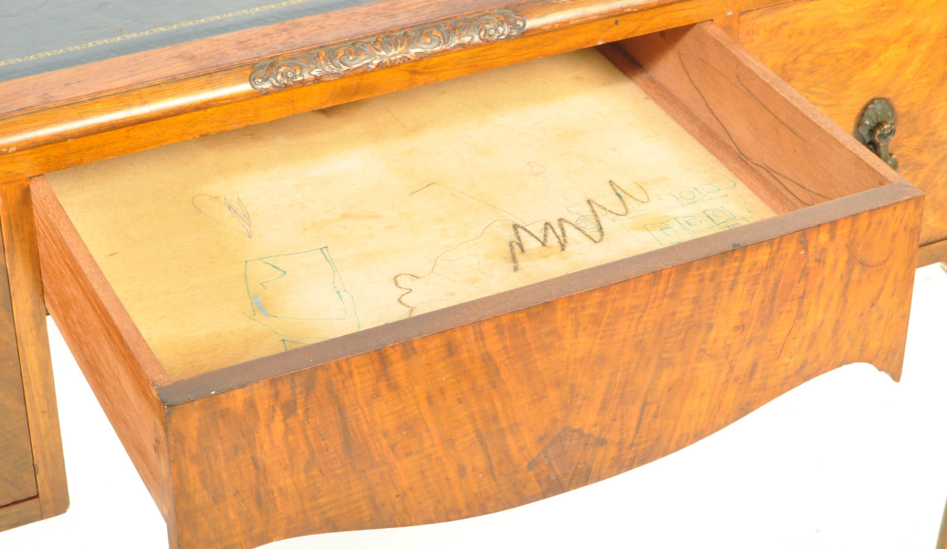 20TH CENTURY QUEEN ANNE REVIVAL WALNUT WRITING DESK - Image 4 of 5