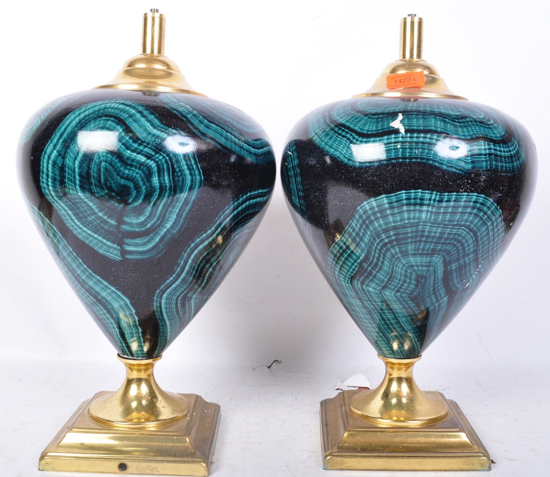 PAIR OF HOLLYWOOD REGENCY 1970S MALACHITE CERAMIC LAMP BASES - Image 5 of 6