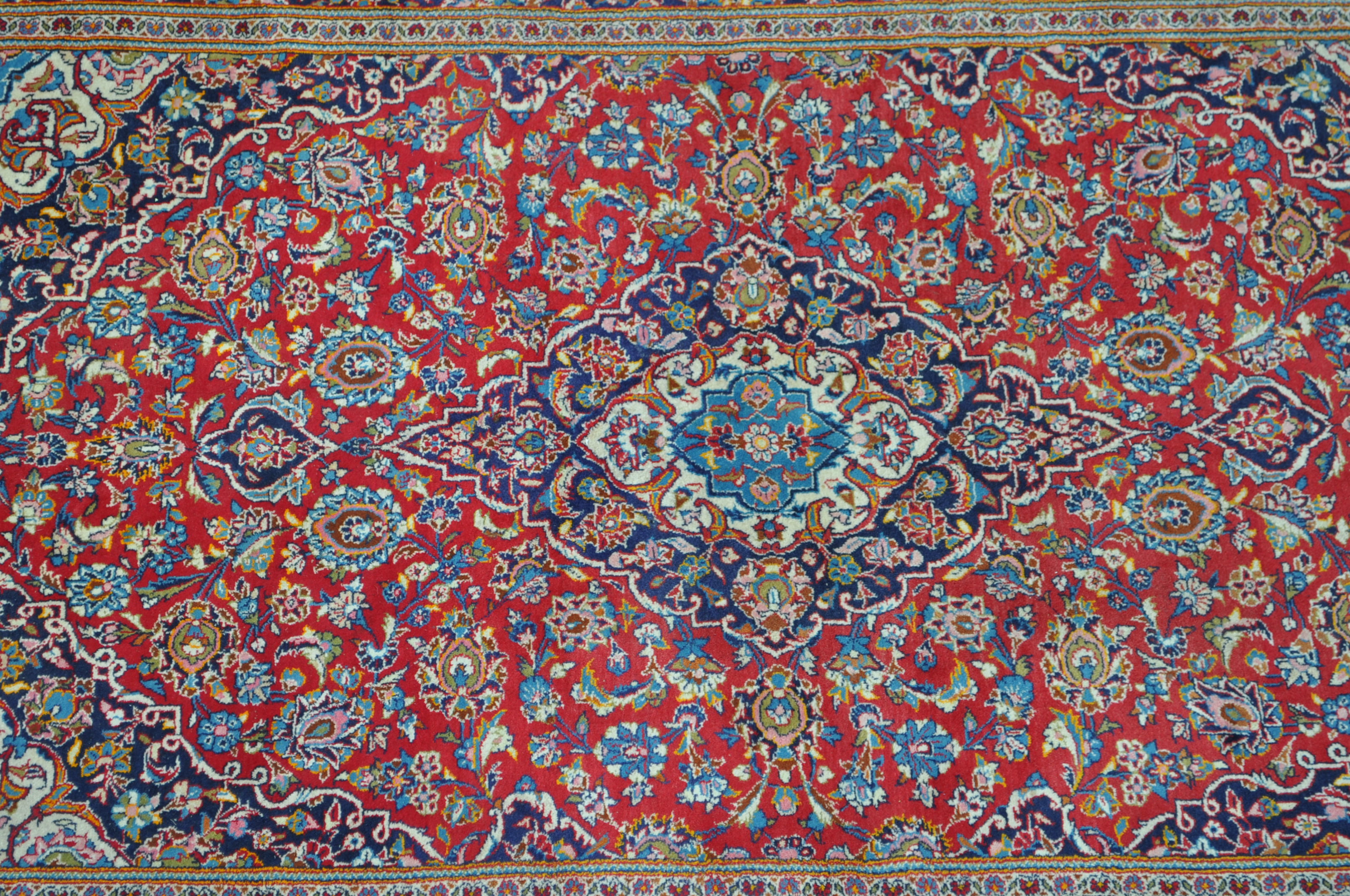 20TH CENTURY PERSIAN ISLAMIC KESHAN WOOL RUG - Image 3 of 5