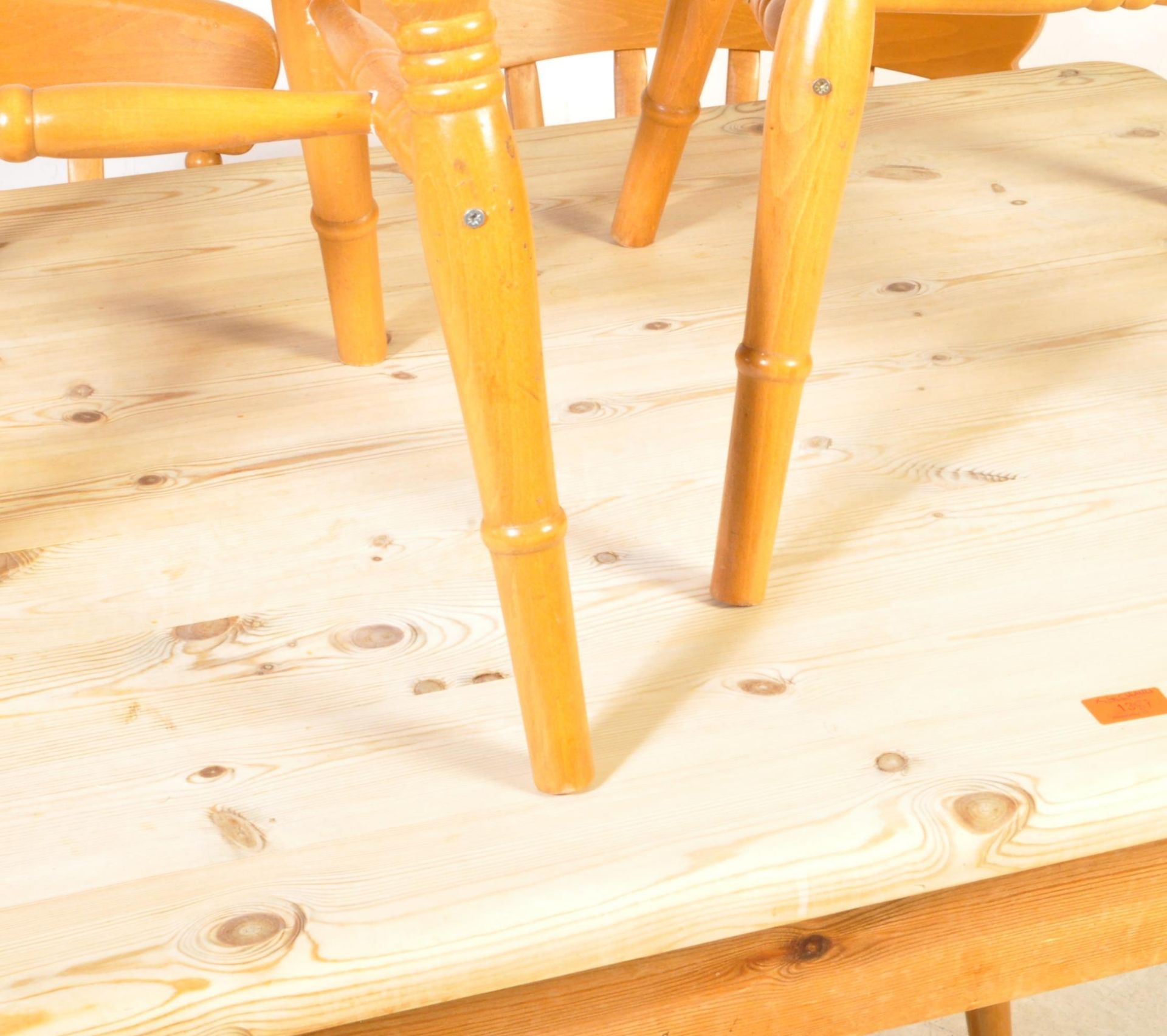 VICTORIAN STYLE COUNTRY CHUNKY OAK PINE TABLE & CHAIRS - Image 2 of 5