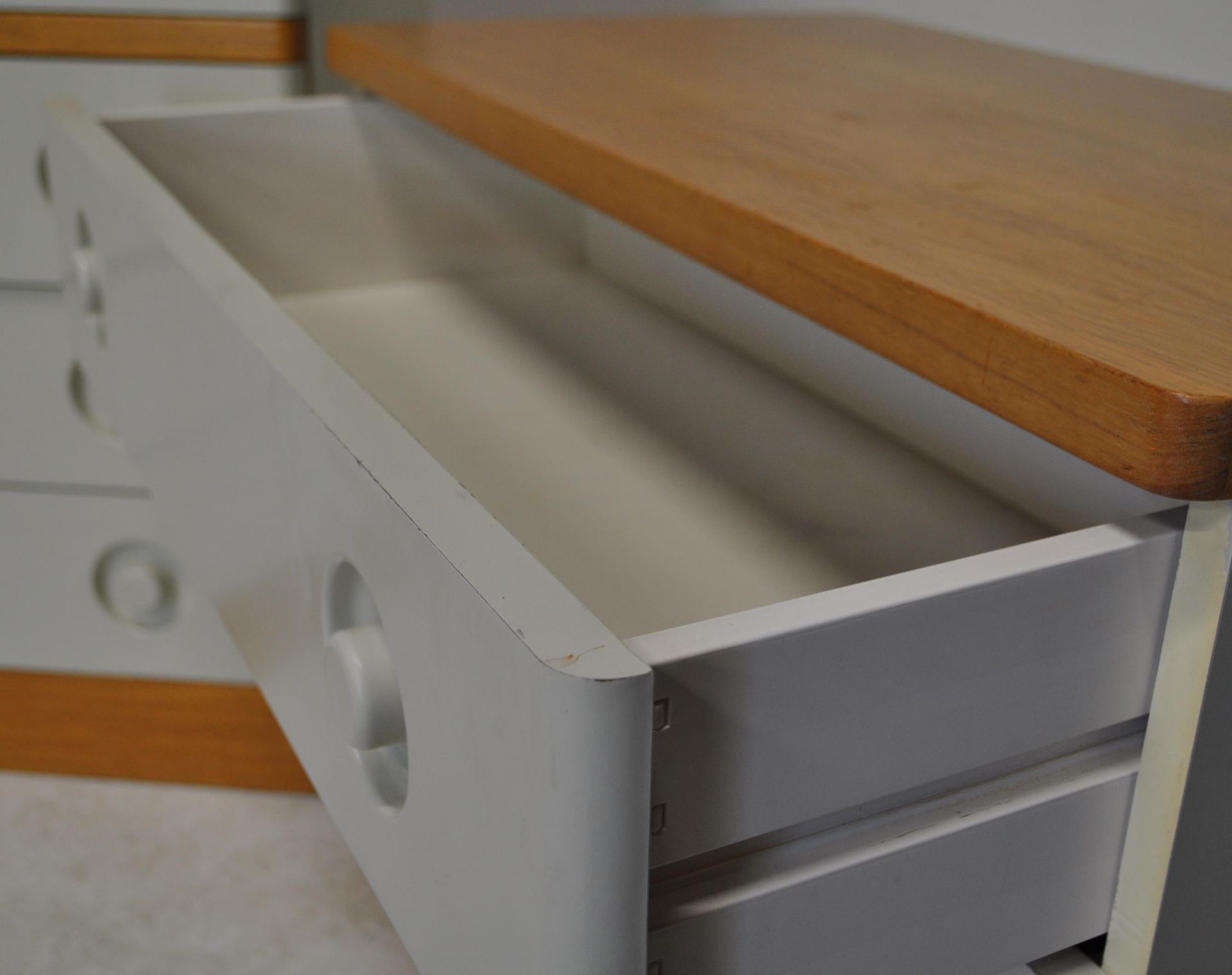 STAG FURNITURE - WHITE & OAK TWO CHEST OF DRAWERS - Image 4 of 5