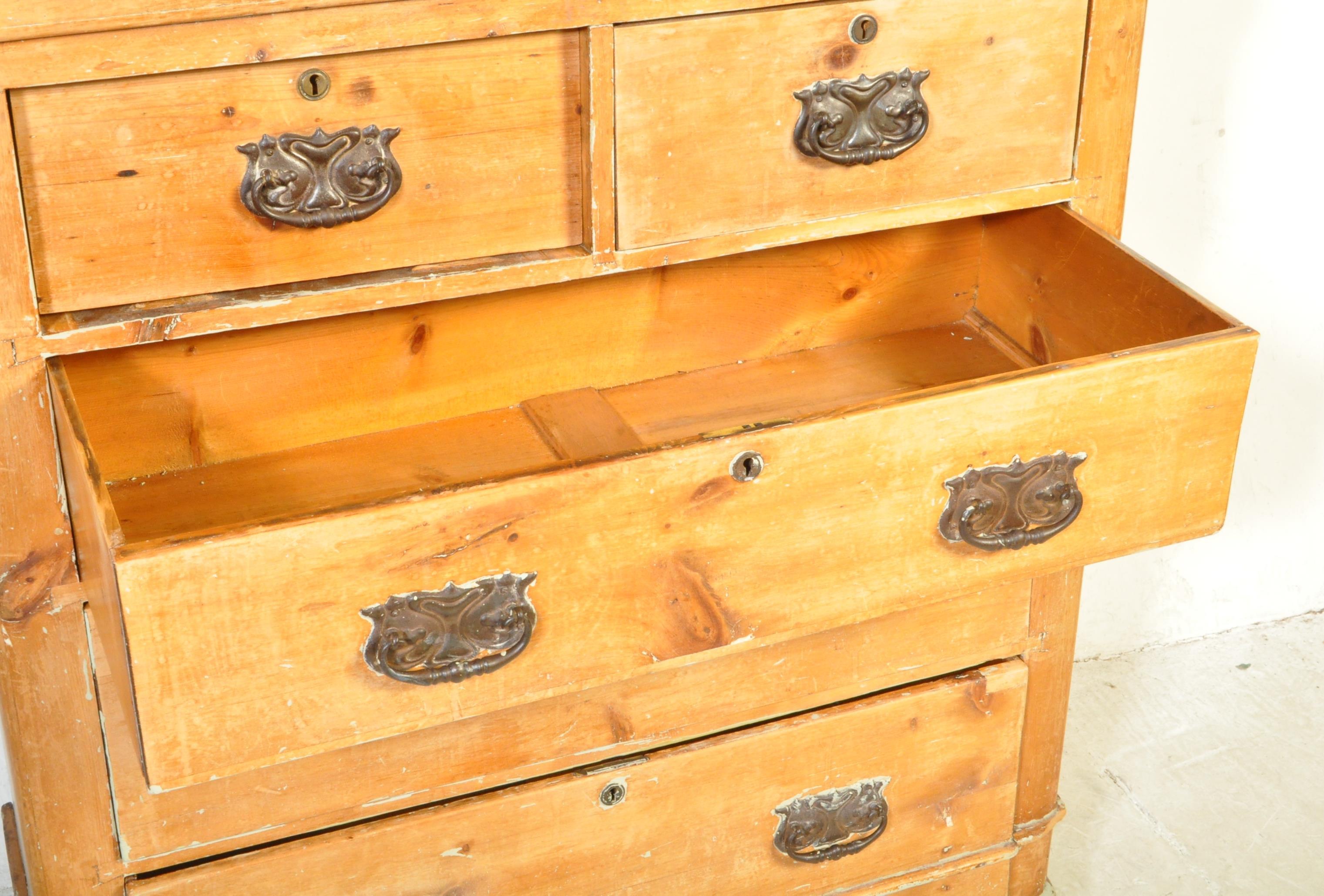 VICTORIAN 19TH CENTURY COUNTRY PINE CHEST OF DRAWERS - Image 4 of 4