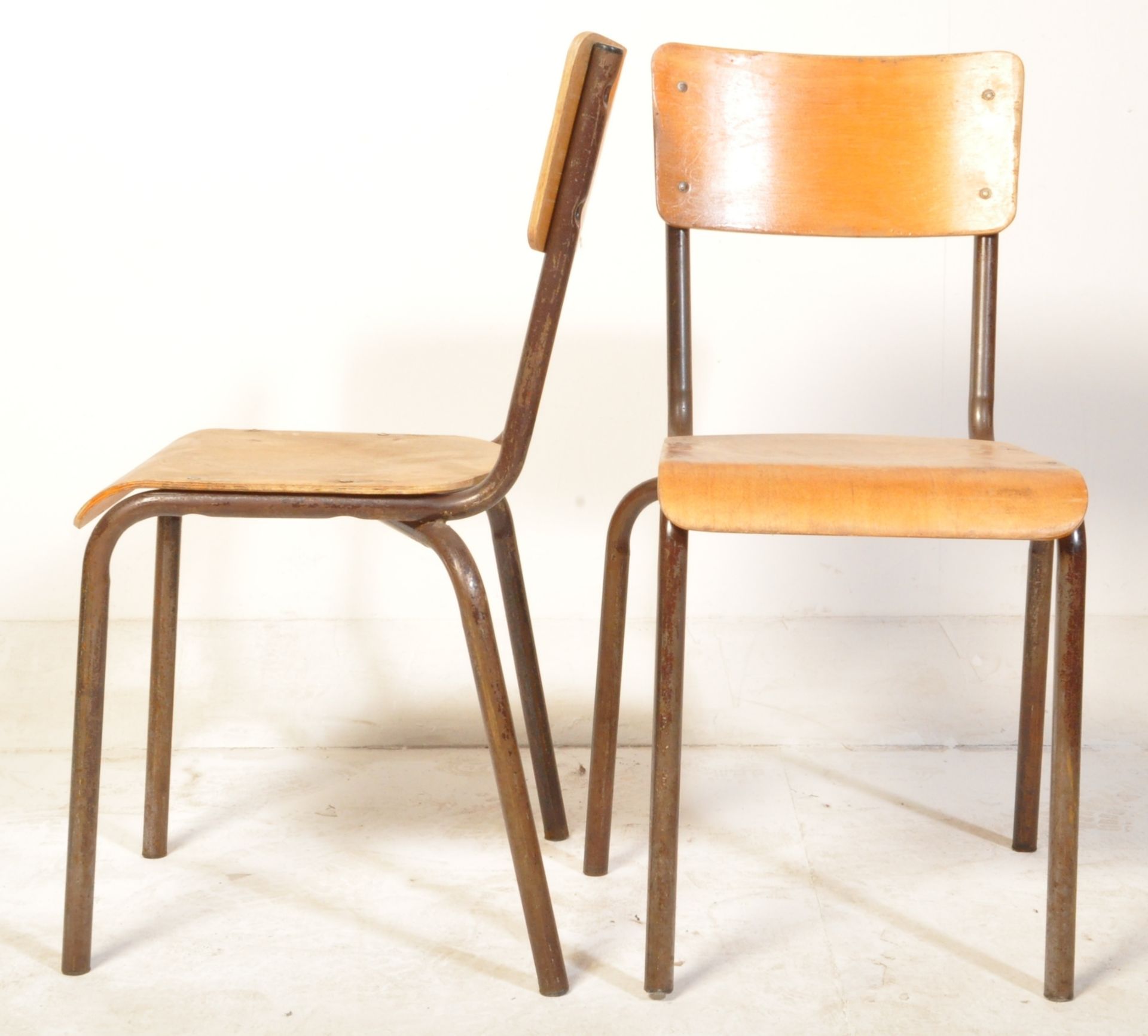 MID CENTURY PANEL WOOD CHAIRS AND INDUSTRIAL TABLE - Image 4 of 5