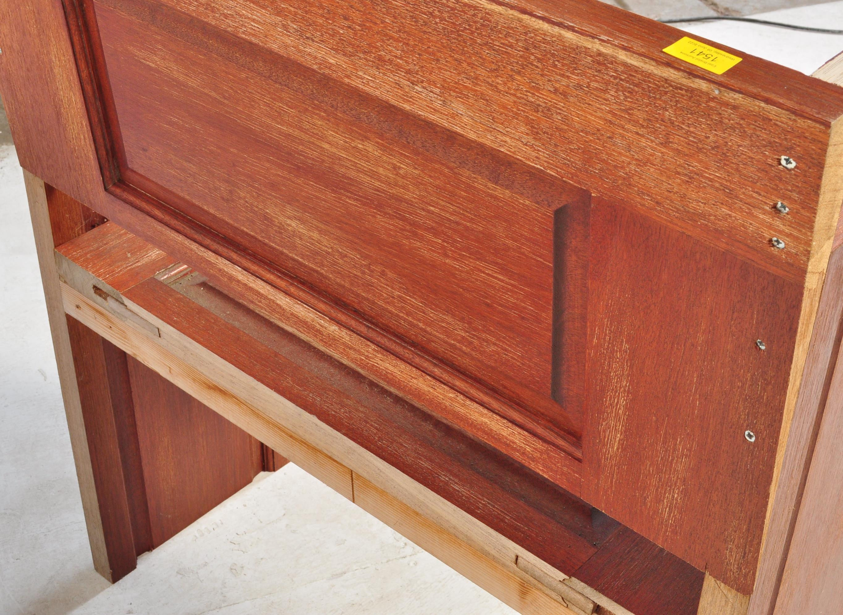 CONTEMPORARY ECCLESIASTICAL OAK PEW HALL SETTLE - Image 6 of 6