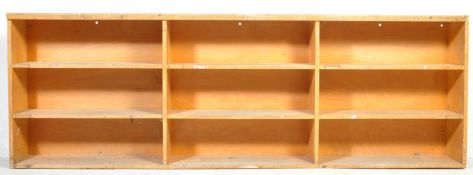 LARGE SET OF 1950S 20TH CENTURY BOOKCASE SHELVES