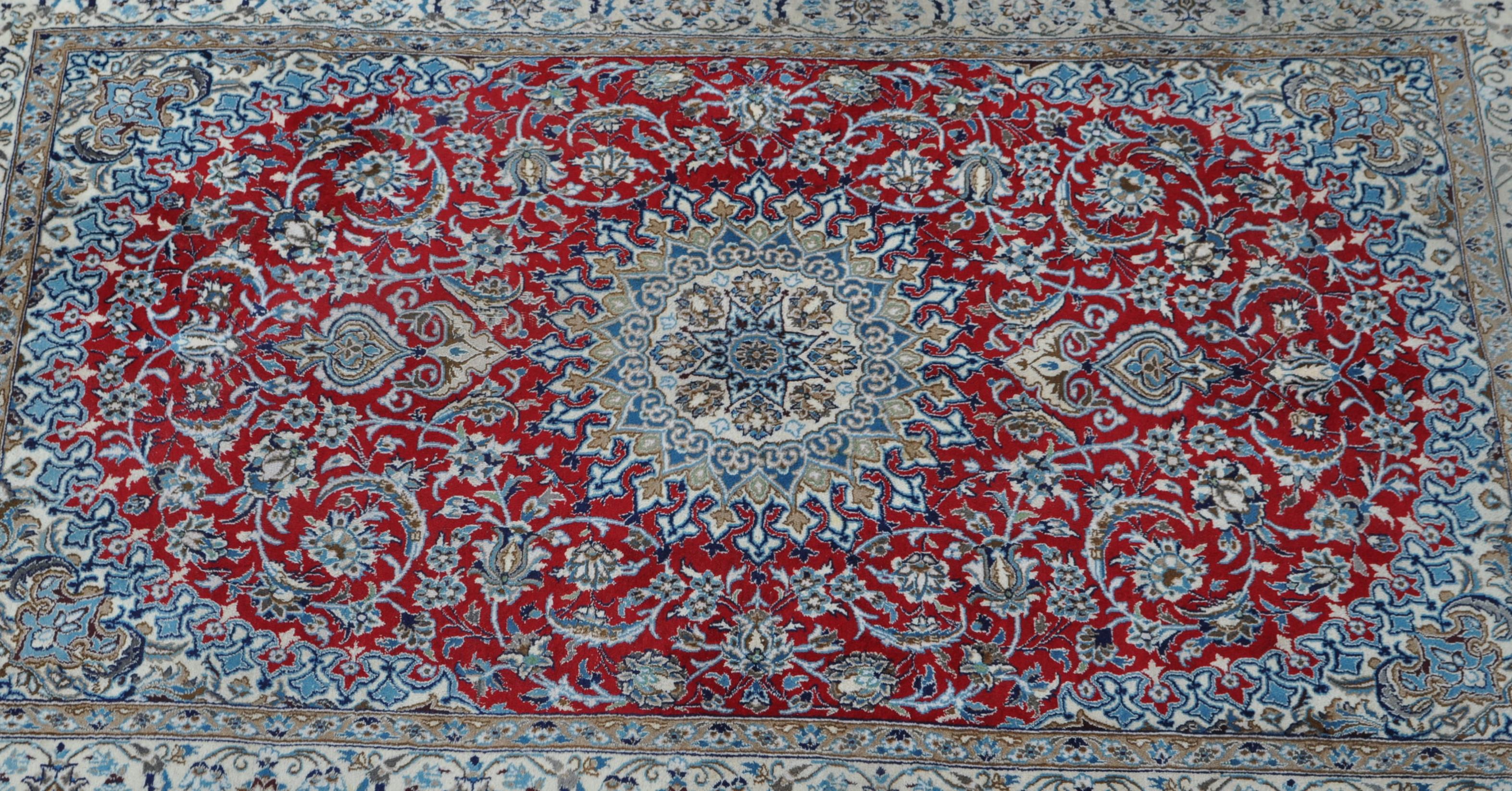 LARGE 20TH CENTURY PERSIAN ISLAMIC NAIN WOOL RUG - Image 2 of 6