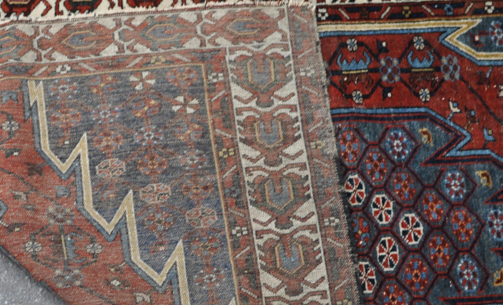 EARLY 20TH CENTURY PERSIAN ISLAMIC MAZALAGAN CARPET - Image 5 of 5