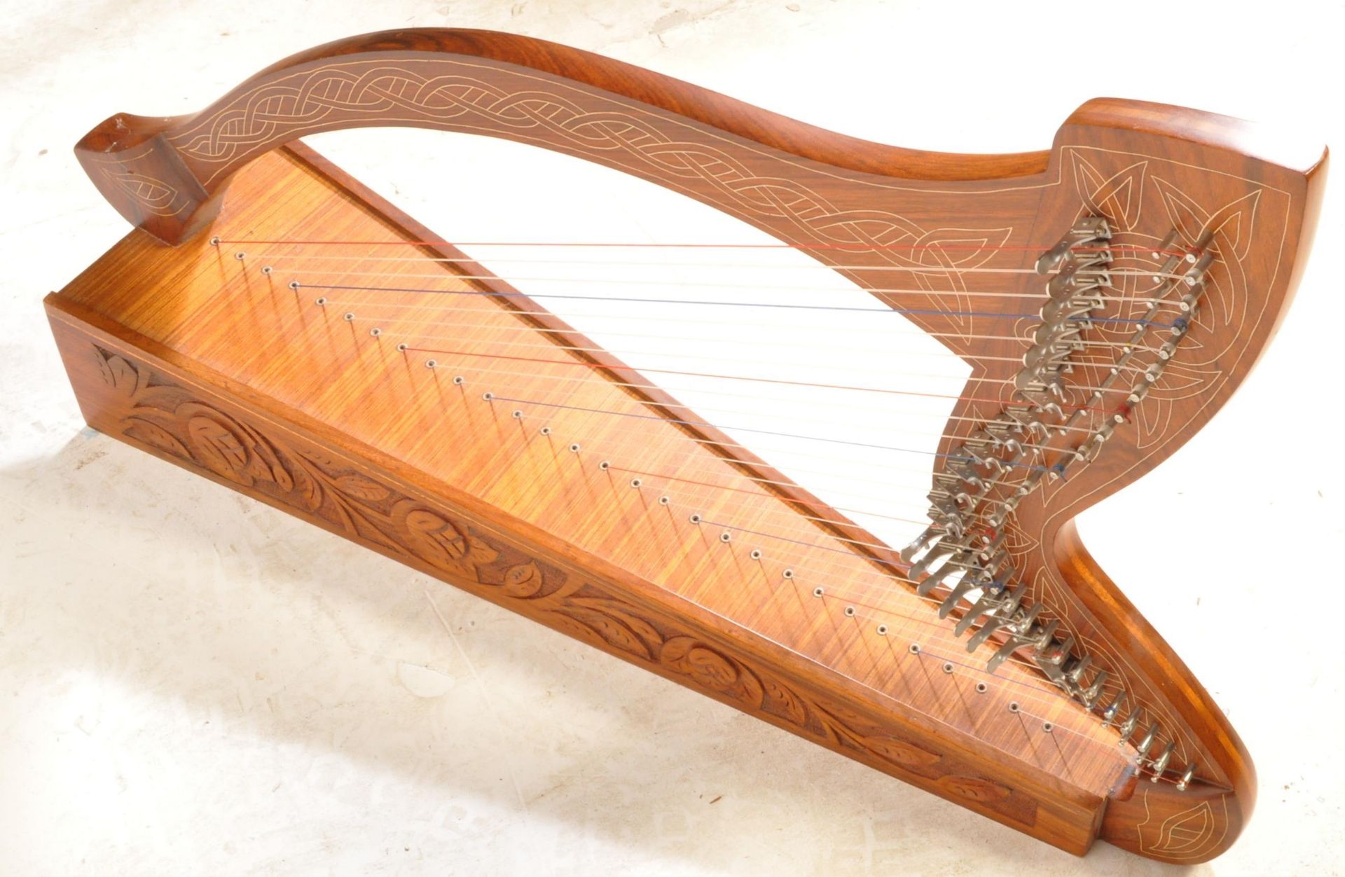 VINTAGE WOODEN TWENTY-SEVEN STRING CARVED KNEE HARP - Image 5 of 7