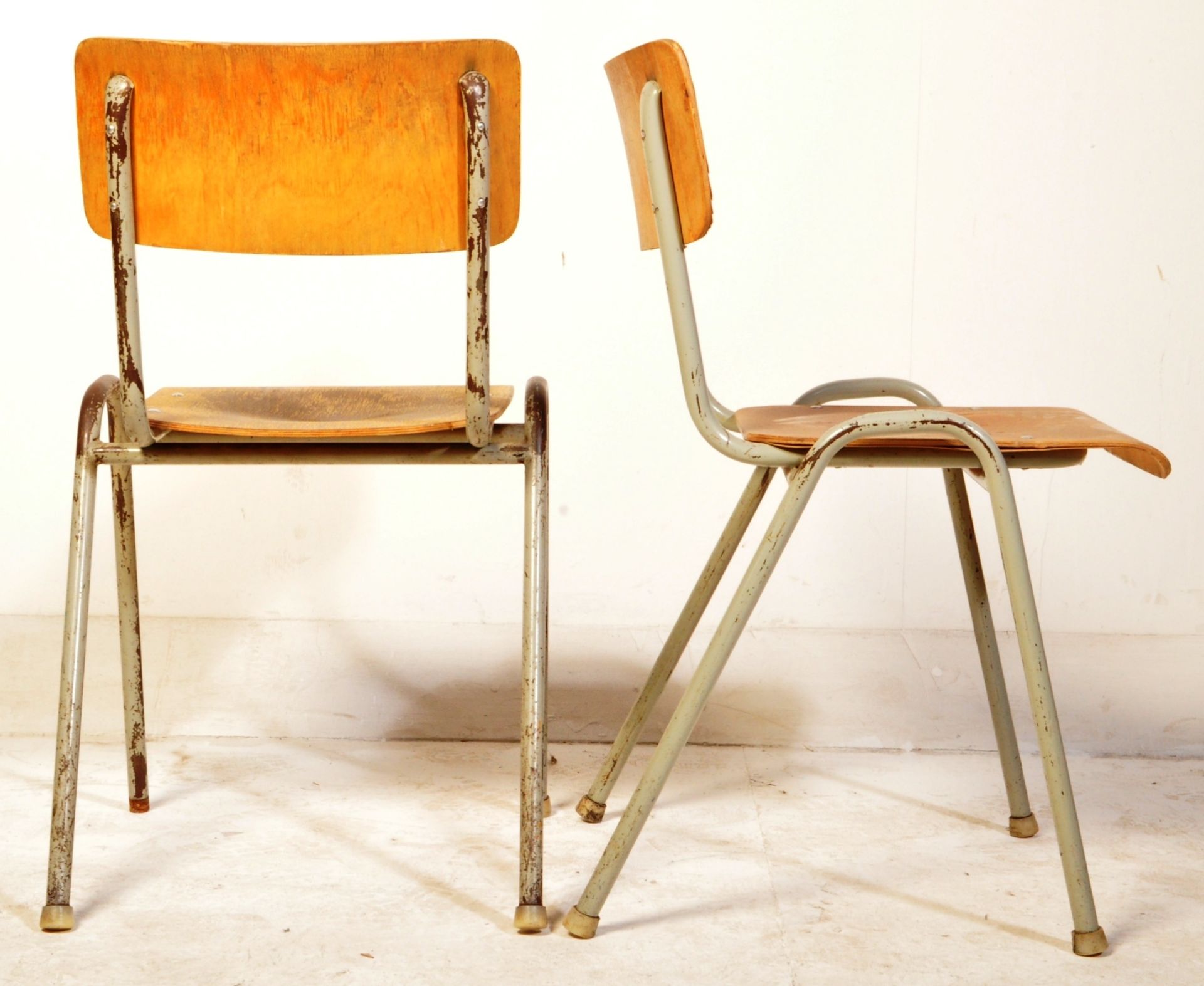 MID CENTURY PANEL WOOD CHAIRS AND INDUSTRIAL TABLE - Image 5 of 5