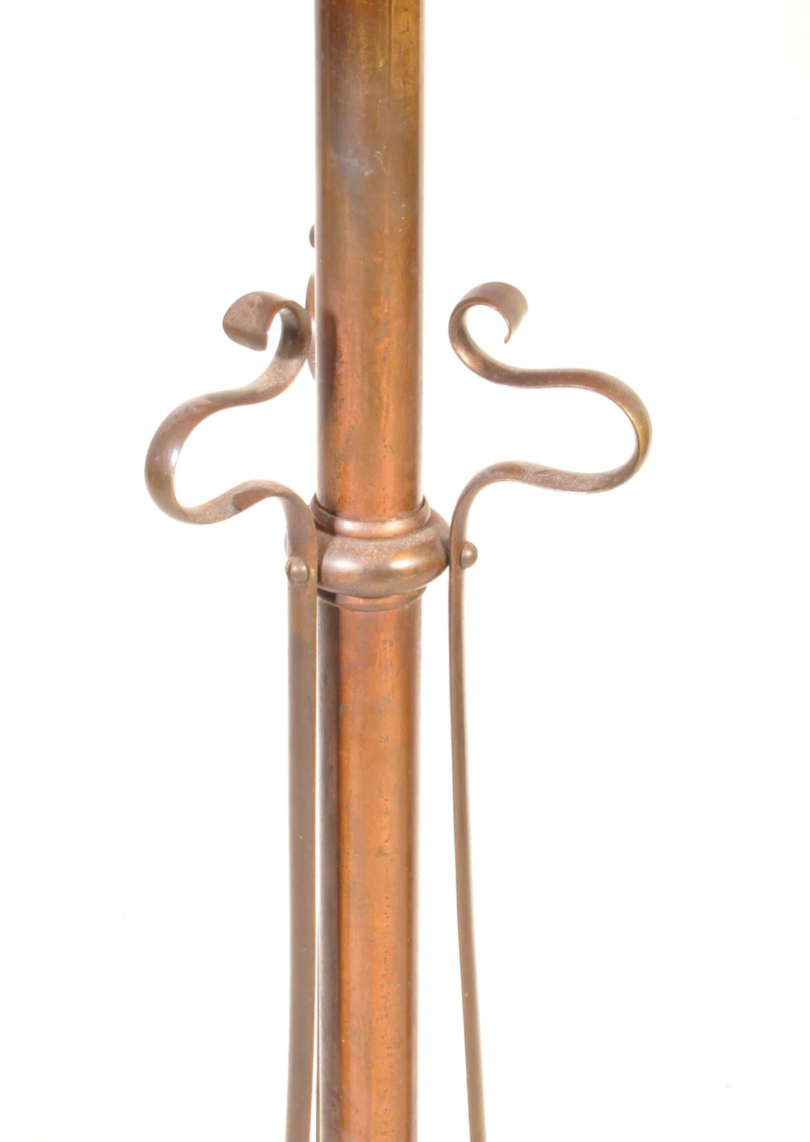 19TH CENTURY BRASS ARTS & CRAFTS STANDARD FLOOR LAMP - Image 3 of 5