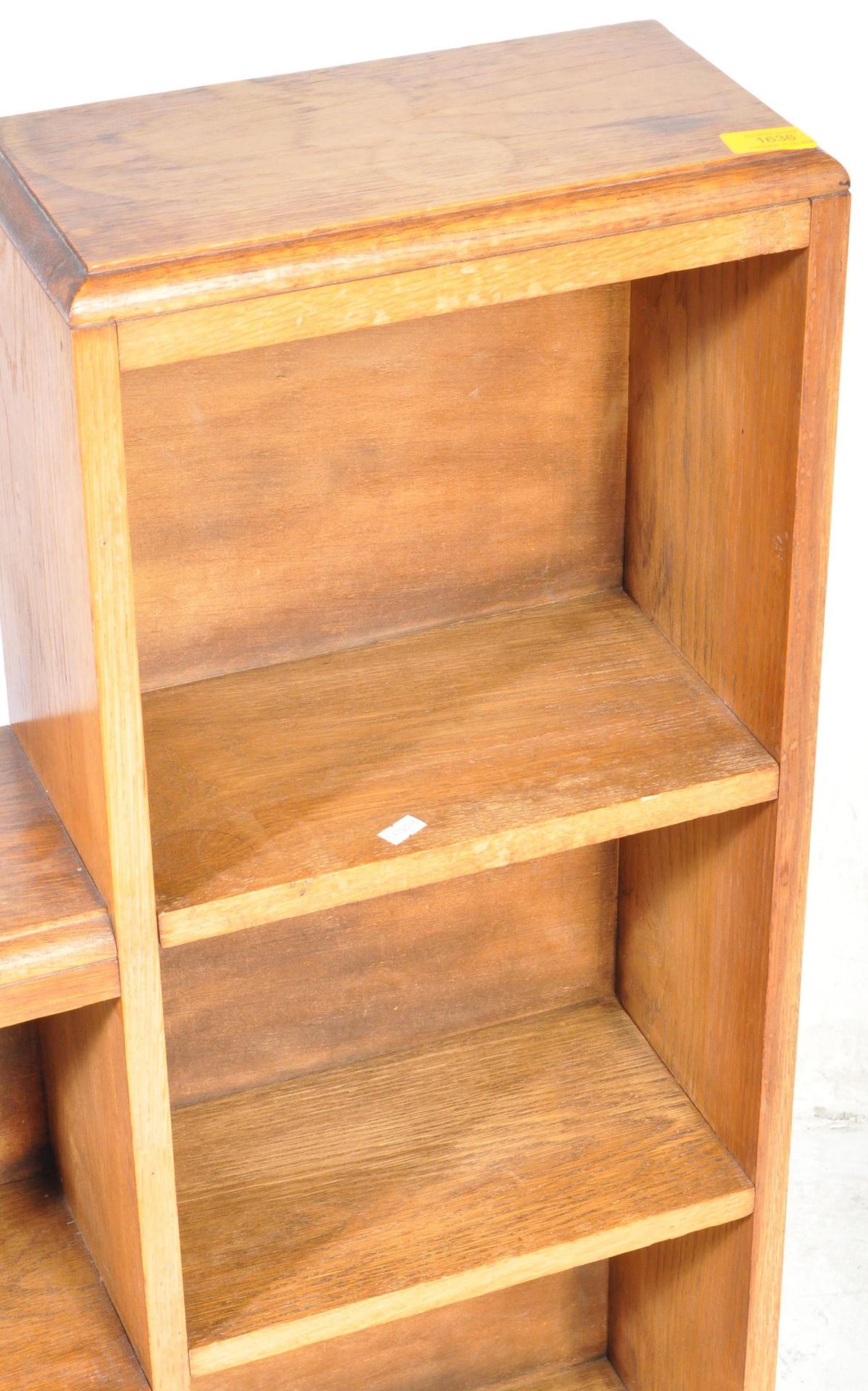 1930'S ART DECO OAK STEPPED BOOKCASE SHELVES - Bild 2 aus 4