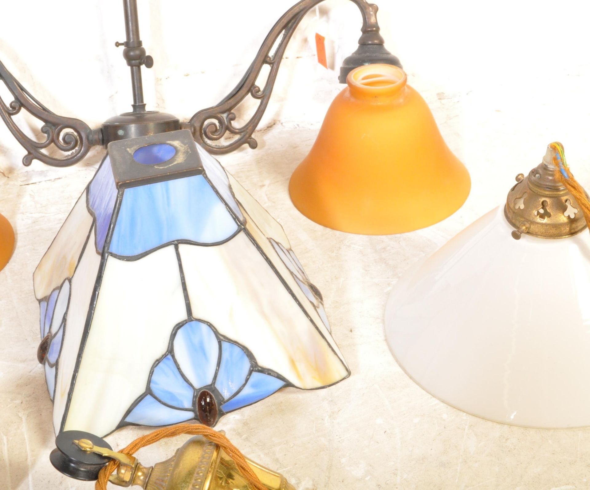 A COLLECTION OF HANGING CEILING LIGHTS & SHADES - Image 5 of 6