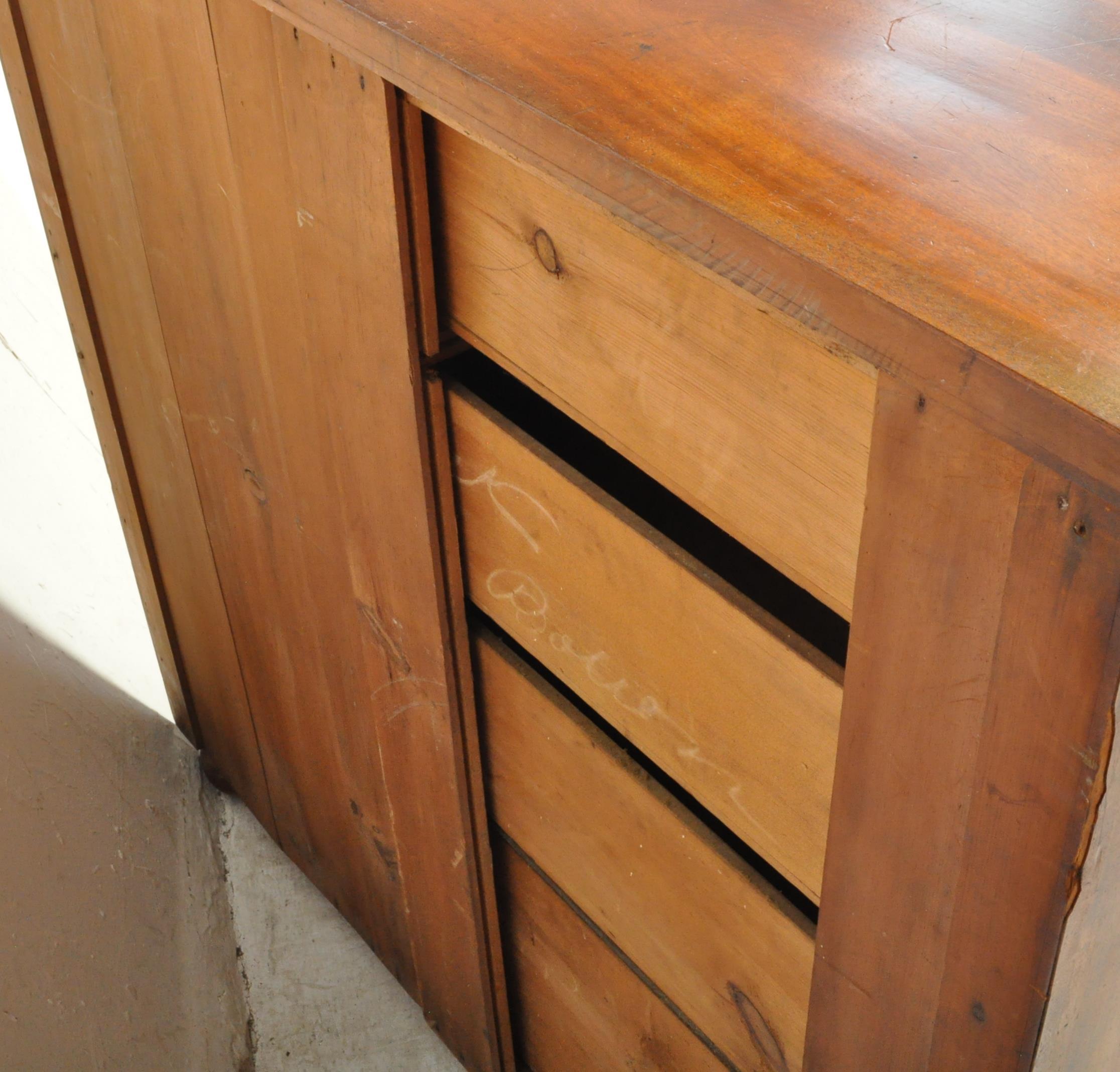 VICTORIAN 19TH CENTURY MAHOGANY CHEST OF DRAWERS - Image 5 of 5