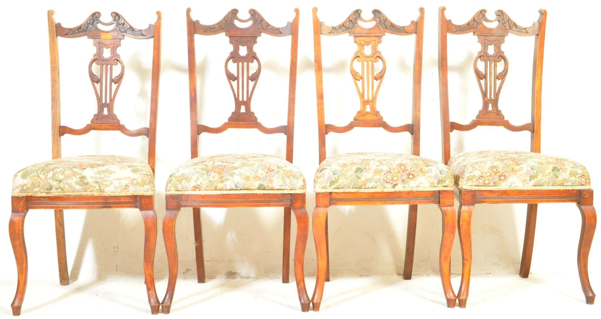 SET OF FOUR VICTORIAN 19TH CENTURY DINING CHAIRS