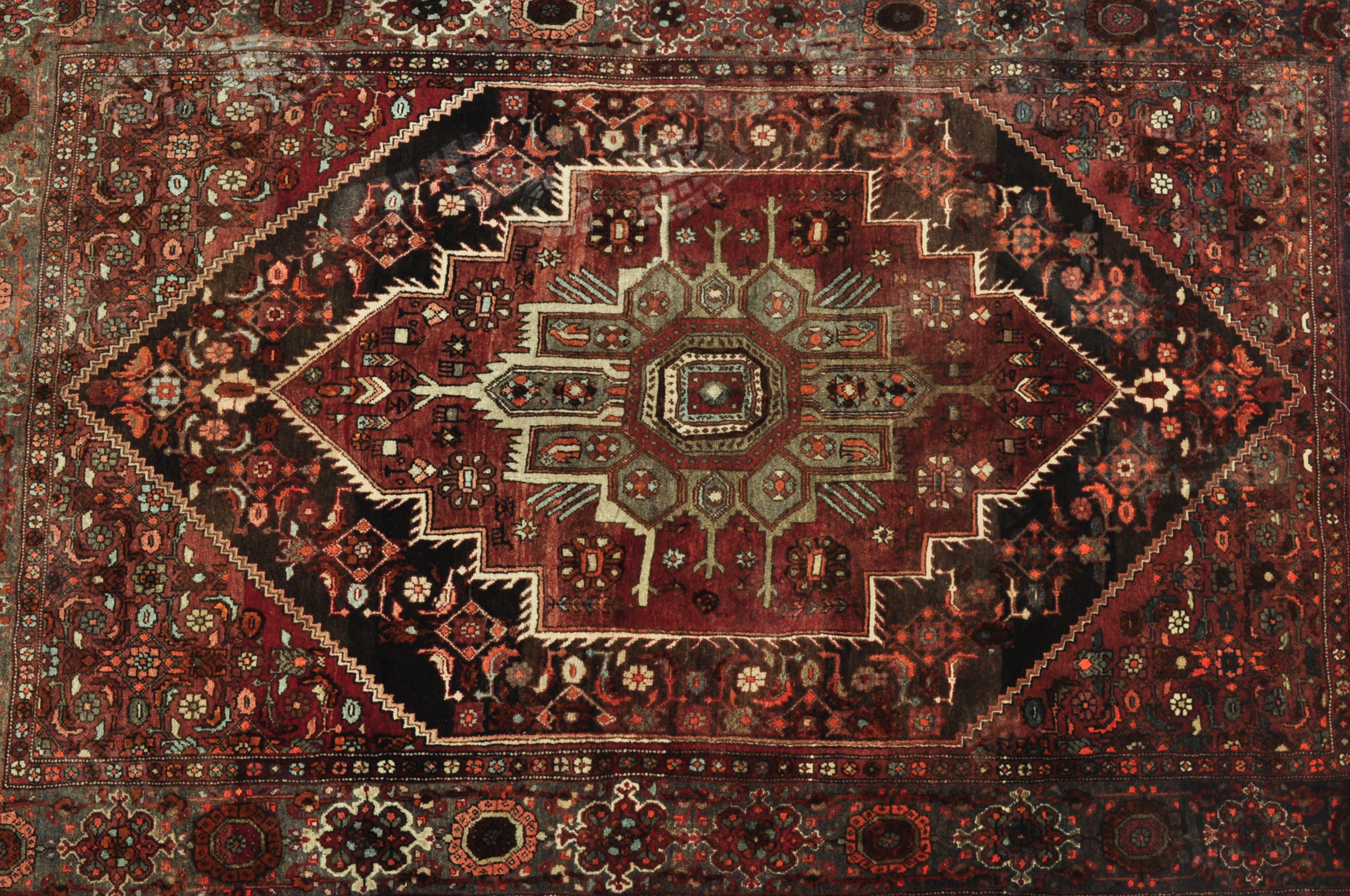 MID 20TH CENTURY PERSIAN ISLAMIC THICK PILE RUG - Image 3 of 6
