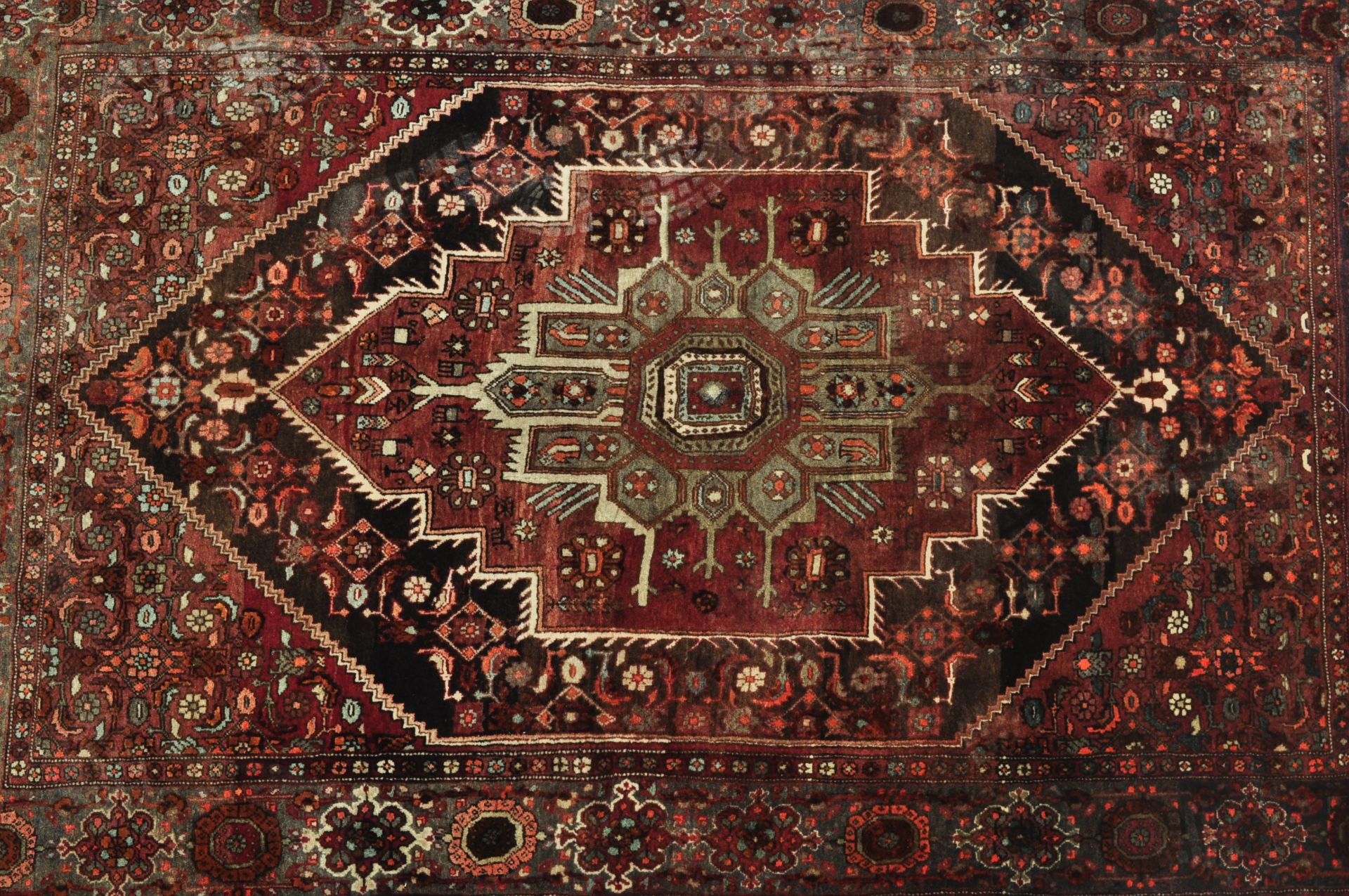 MID 20TH CENTURY PERSIAN ISLAMIC THICK PILE RUG - Bild 3 aus 6