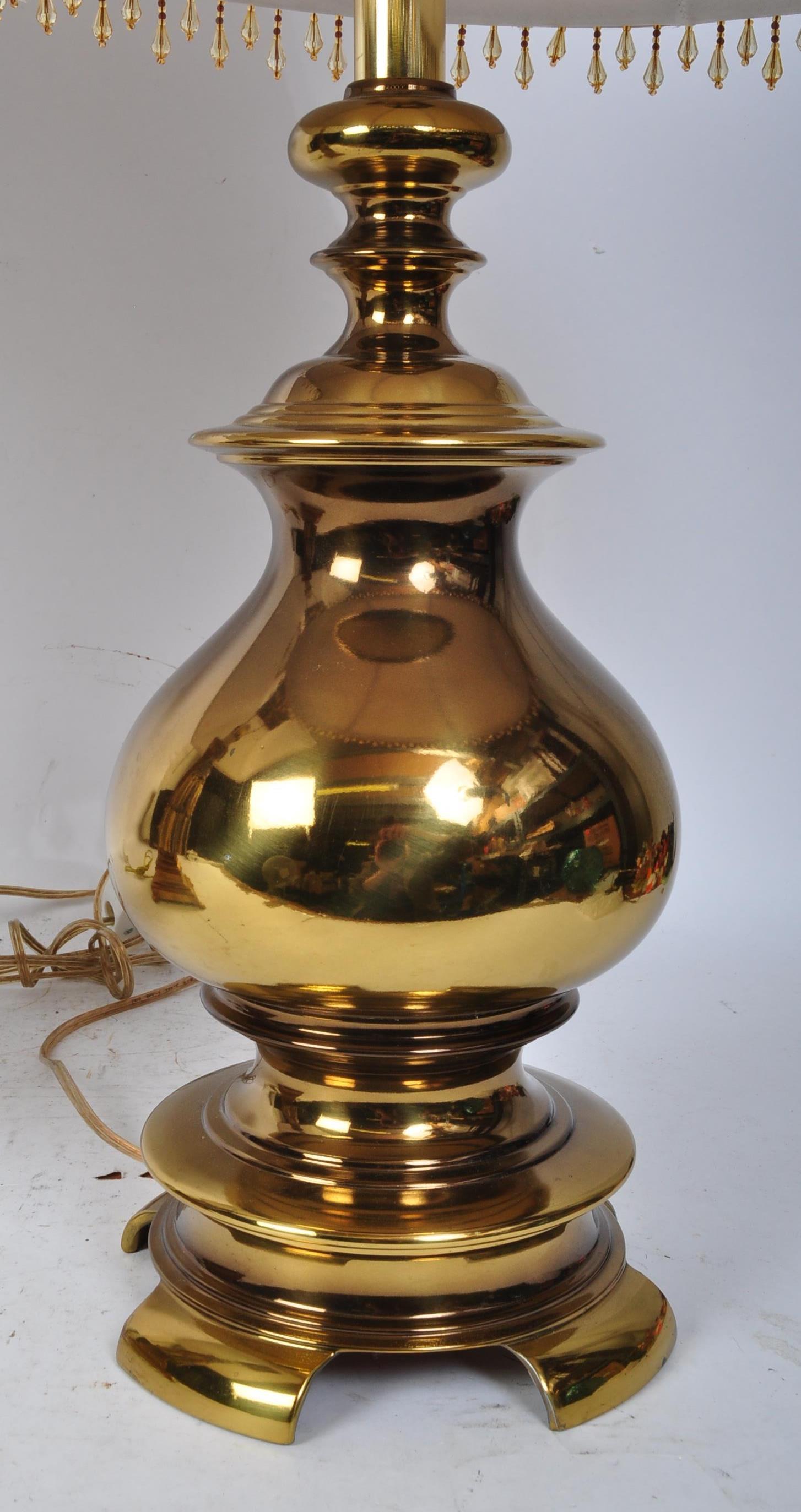 TWO VINTAGE GILT METAL TABLE LAMPS - Image 5 of 11