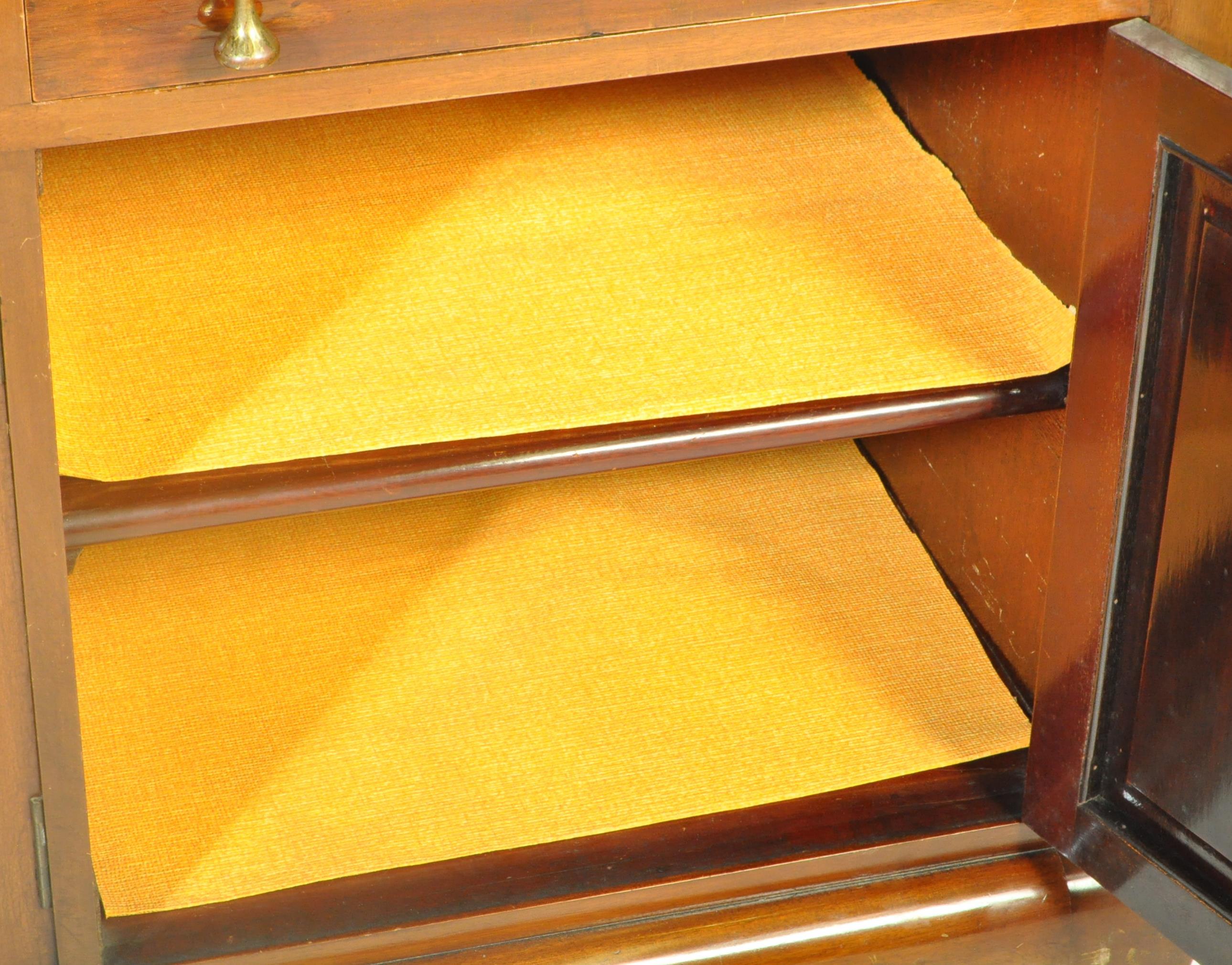 1920'S QUEEN ANNE REVIVAL MAHOGANY SIDEBOARD CREDENZA - Image 4 of 7