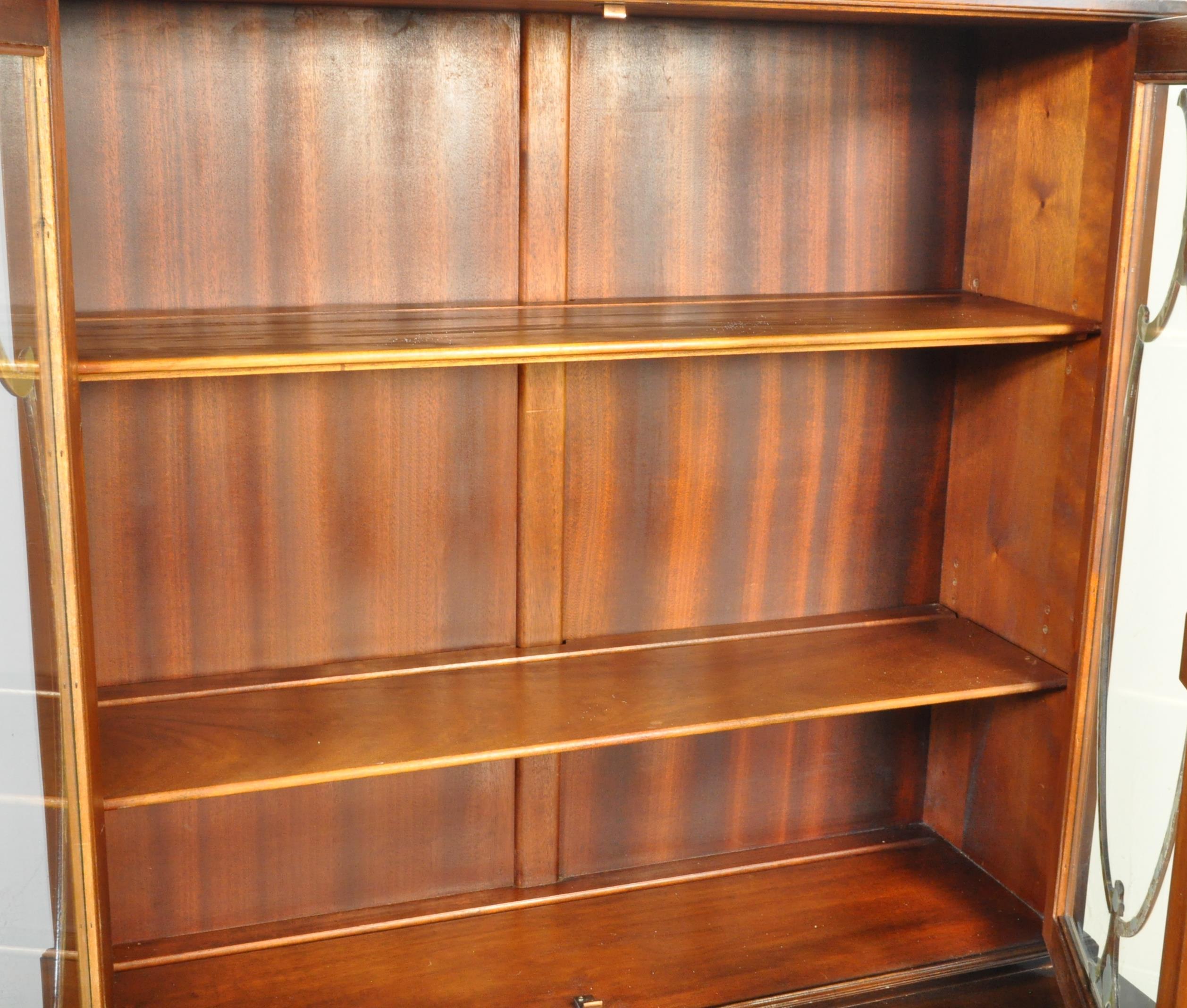19TH CENTURY REGENCY REVIVAL LIBRARY BOOKCASE CABINET - Image 2 of 6