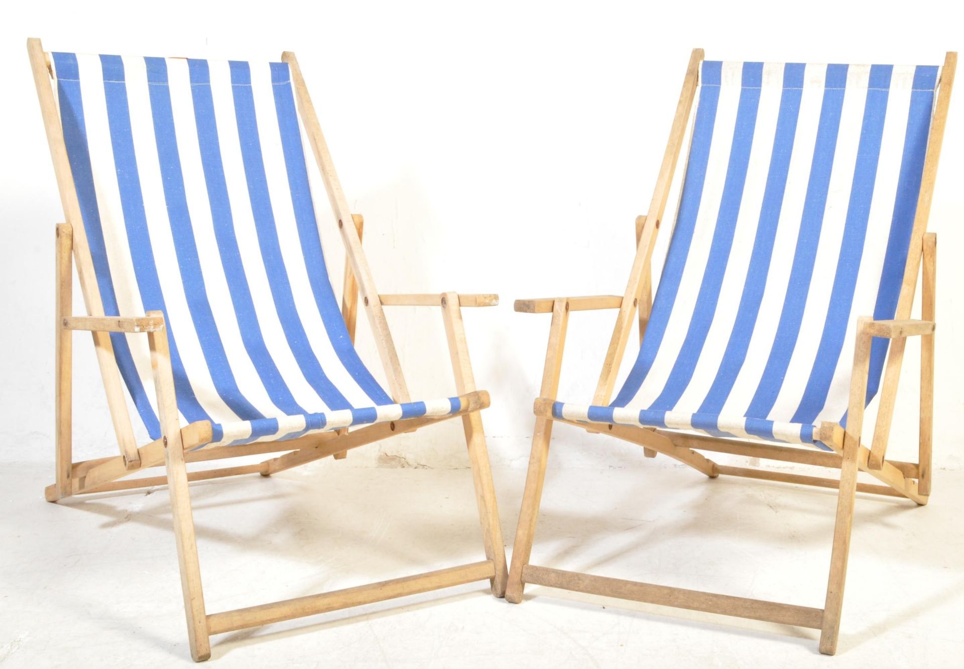 PAIR OF RETRO 20TH CENTURY FOLDING DECK CHAIRS