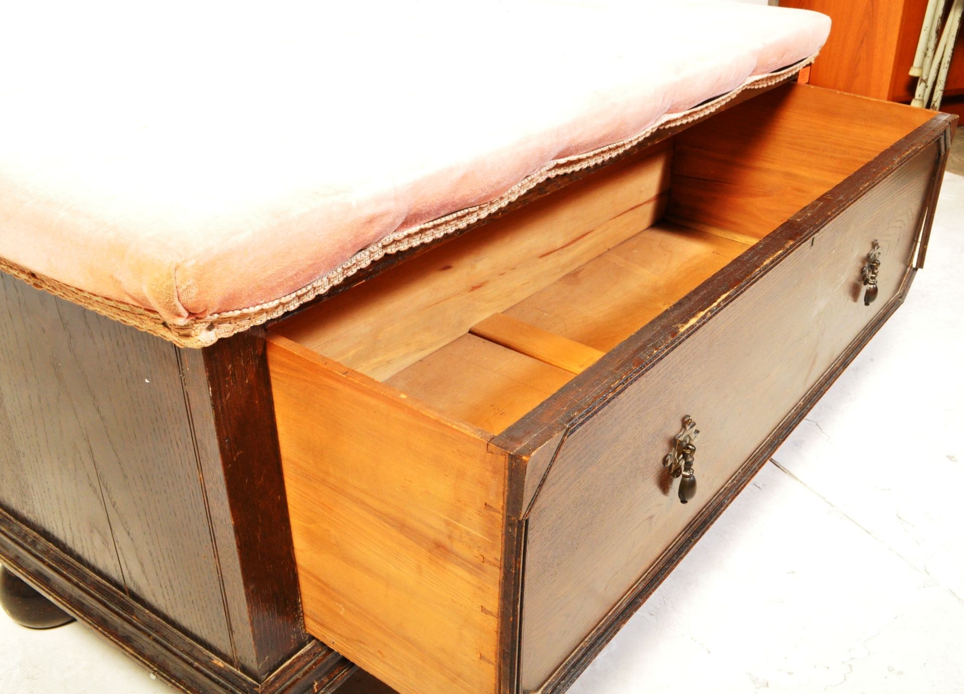 EARLY 20TH CENTURY CONVERTED OAK OTTOMAN - Bild 4 aus 6