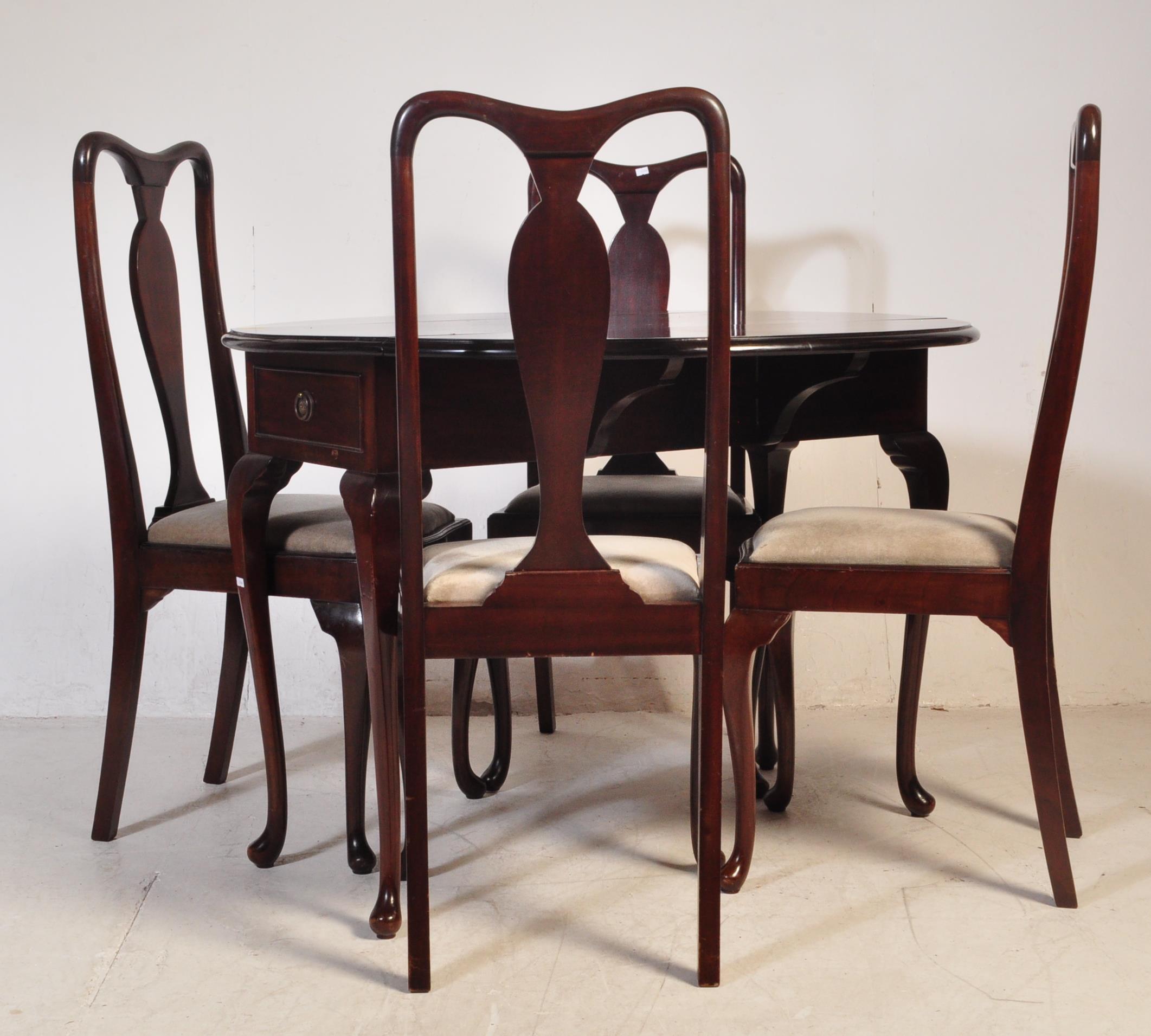 20TH CENTURY QUEEN ANNE REVIVAL AFRICAN MAHOGANY DINING TABLE & CHAIRS