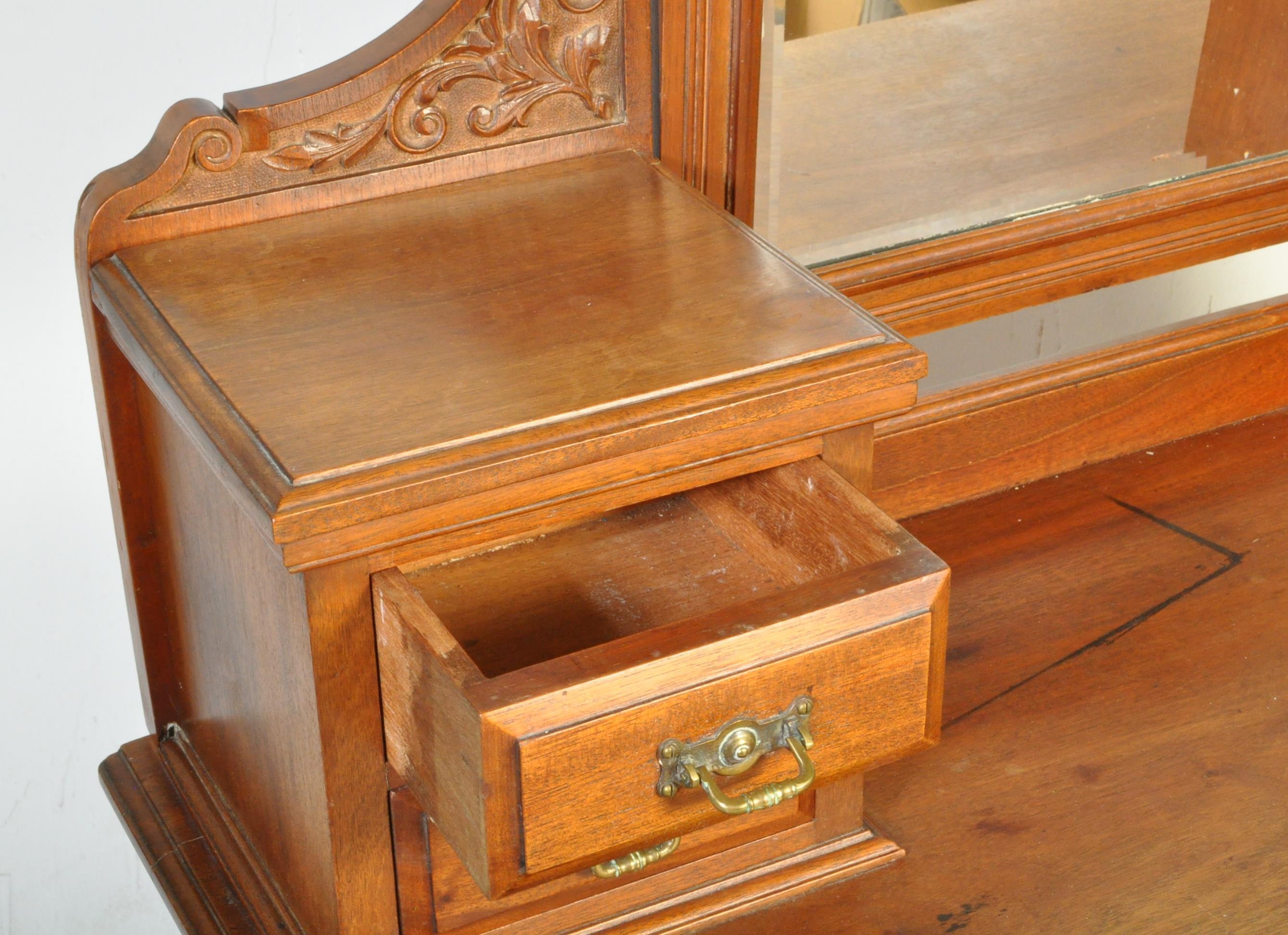 VICTORIAN WALNUT CHEST OF DRAWERS - Image 3 of 6