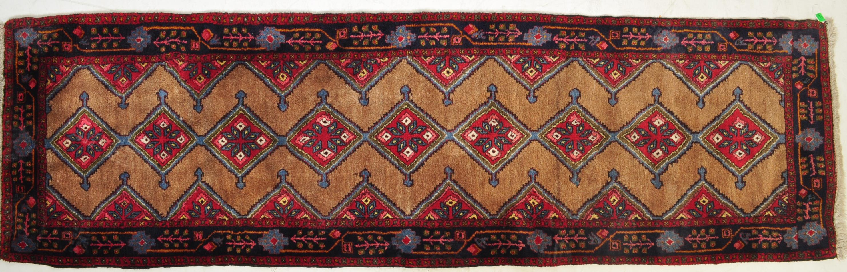 20TH CENTURY PERSIAN ISLAMIC HAMADAN RUG