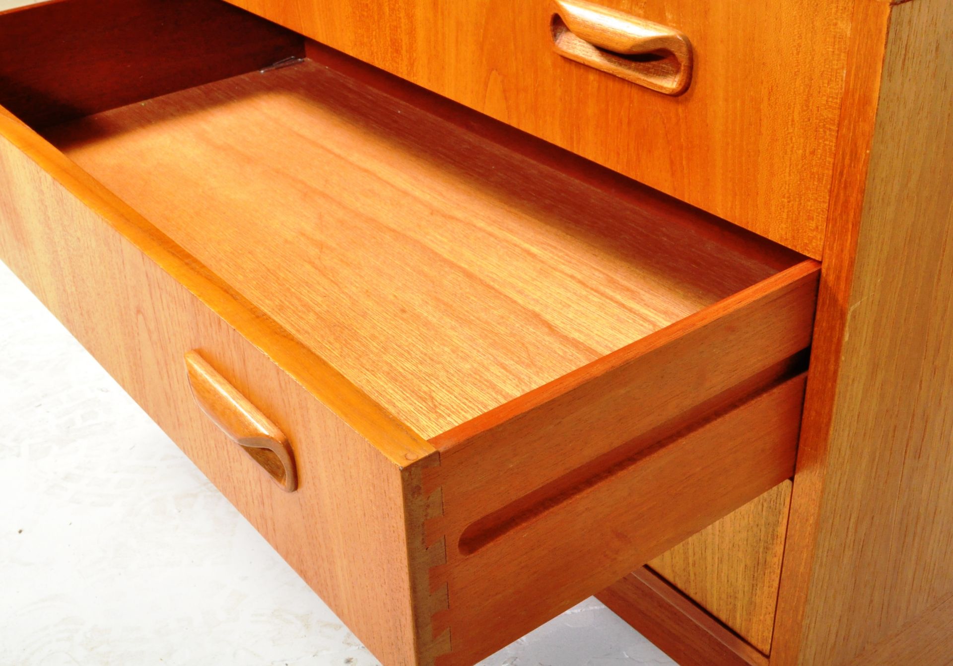 G PLAN - FRESCO - MID CENTURY TEAK LOW CHEST OF DRAWERS - Image 6 of 7