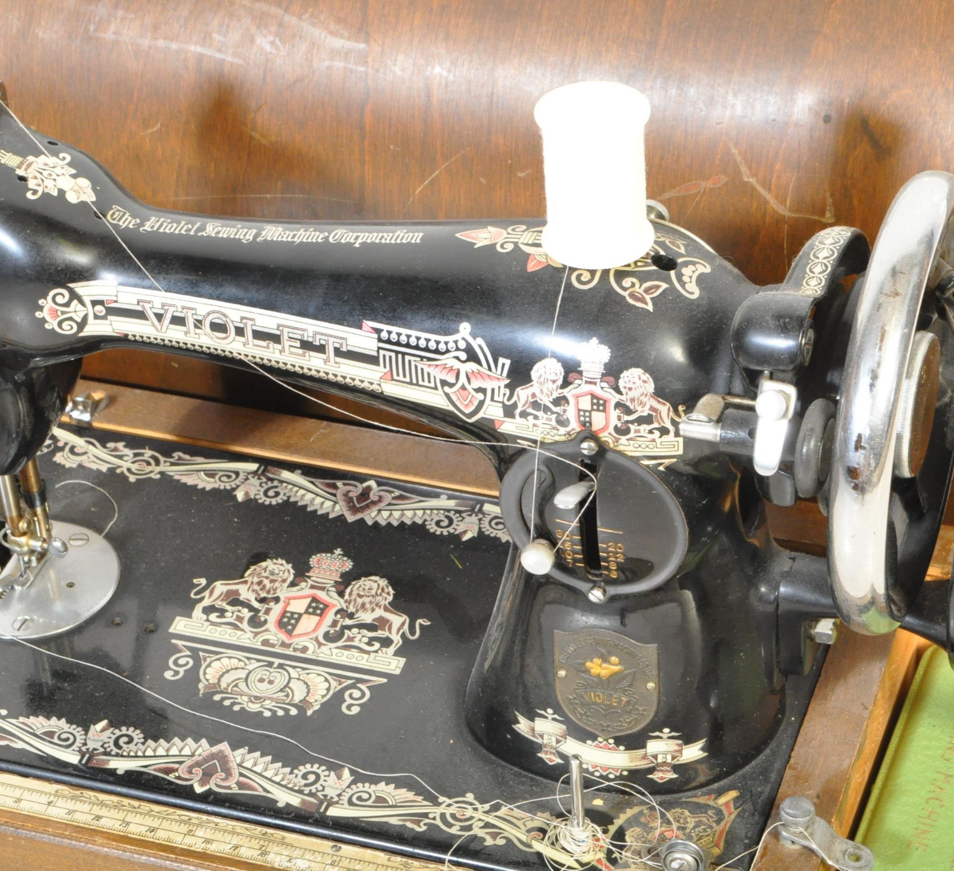 TWO EARLY 20TH CENTURY SEWING MACHINES - VIOLET & SINGER - Image 4 of 6