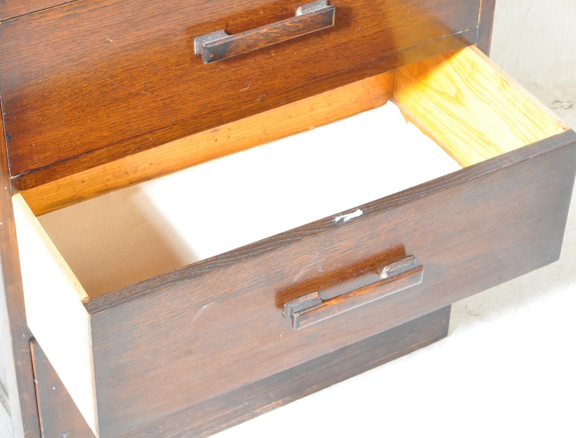 1920S OAK SIX DRAWER PEDESTAL CHEST OF DRAWERS - Image 5 of 5