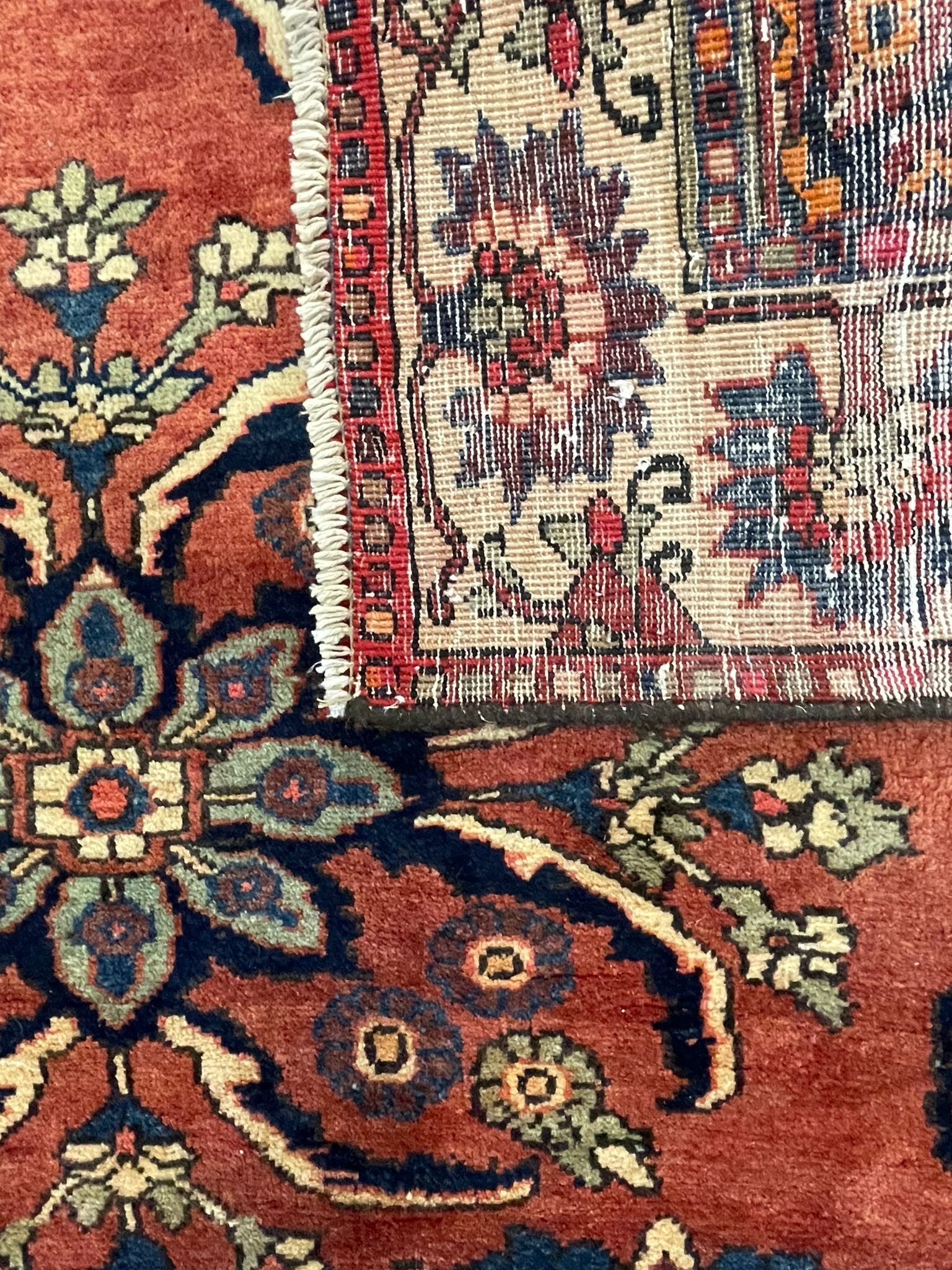 A MID CENTURY ISLAMIC PERSIAN BAKHTIAR KELLEH RUG - Image 4 of 5