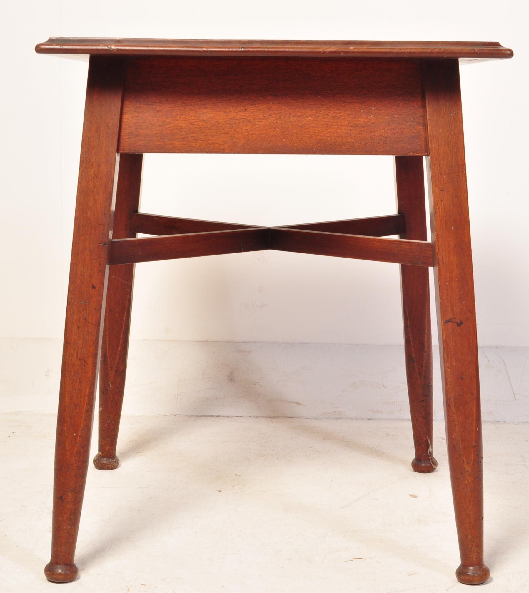 19TH CENTURY VICTORIAN ARTS AND CRAFTS OAK TAVERN TABLE