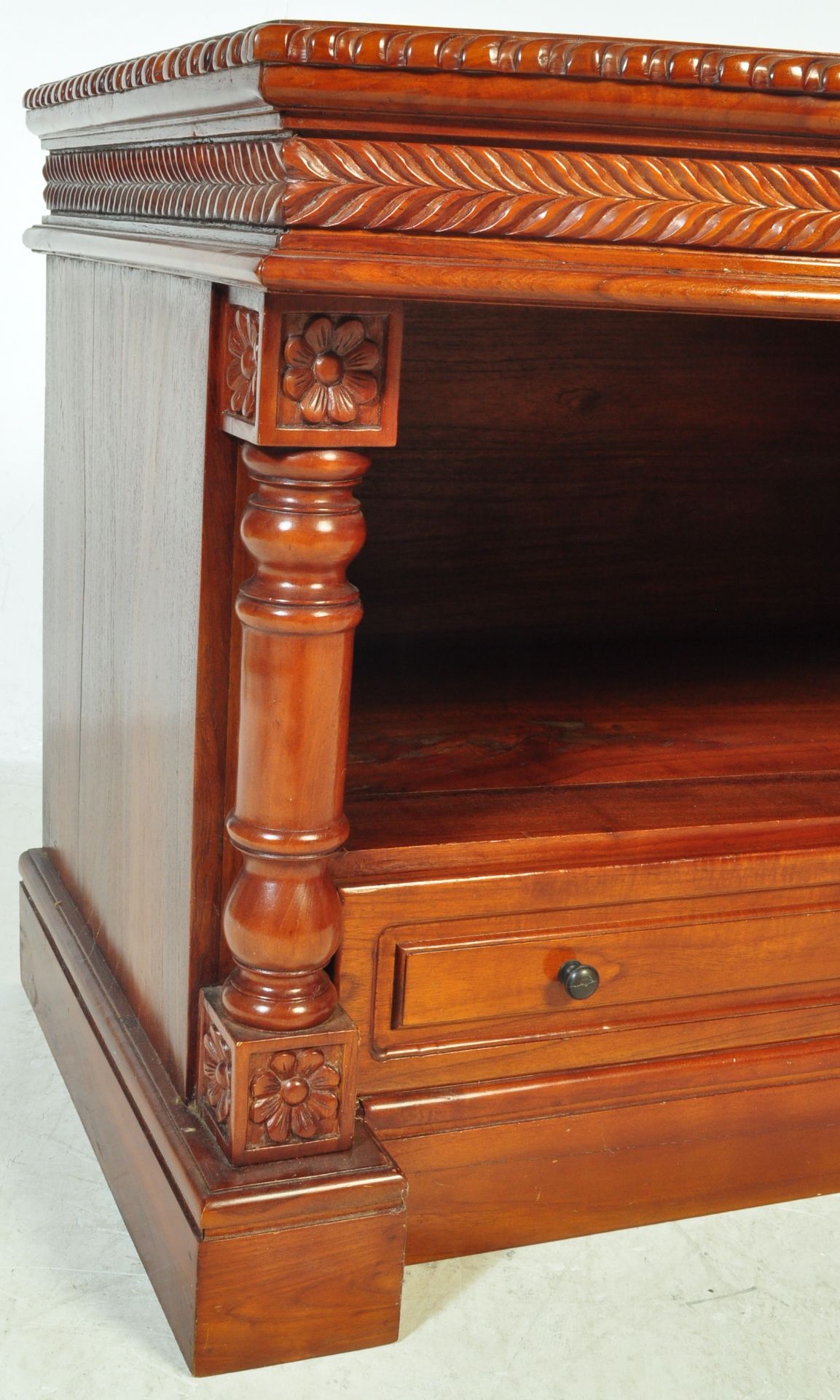 20TH CENTURY REGENCY REVIVAL MAHOGANY CONSOLE TABLE - Bild 4 aus 7