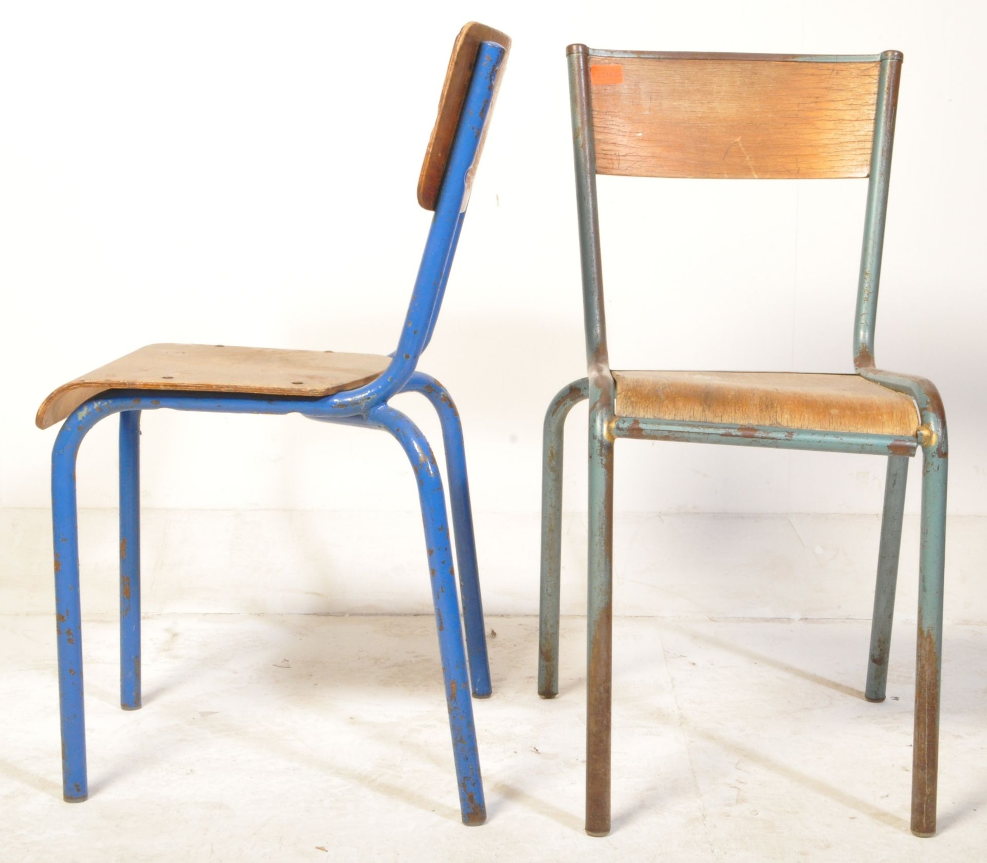 MID CENTURY PANEL WOOD CHAIRS AND INDUSTRIAL TABLE - Image 4 of 5