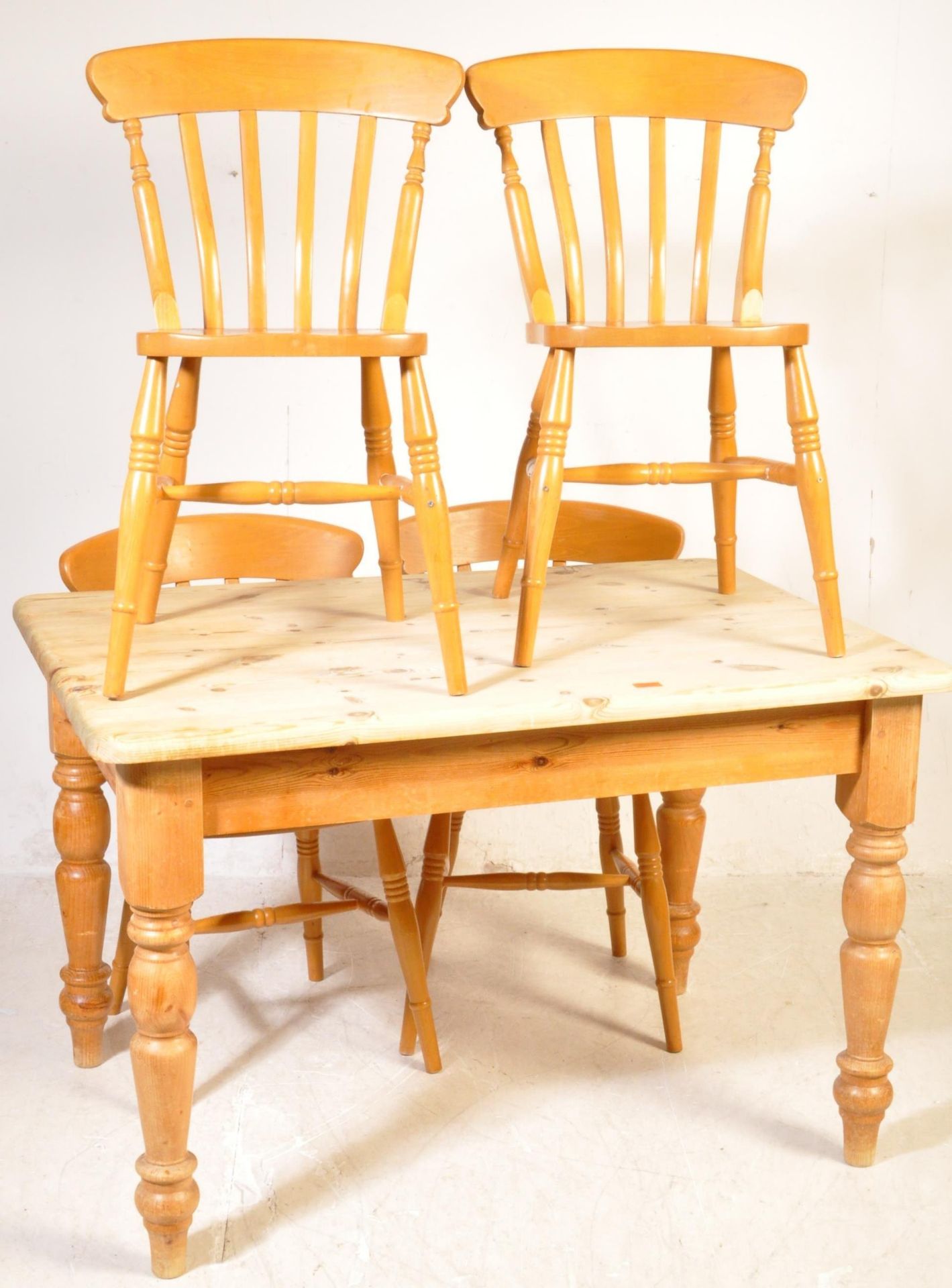 VICTORIAN STYLE COUNTRY CHUNKY OAK PINE TABLE & CHAIRS