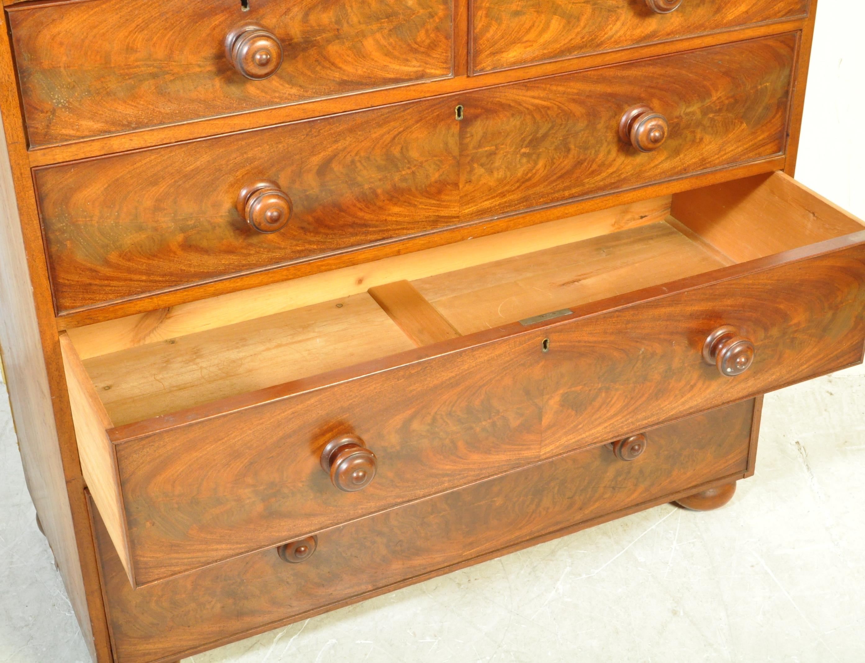 VICTORIAN 19TH CENTURY MAHOGANY CHEST OF DRAWERS - Image 4 of 5