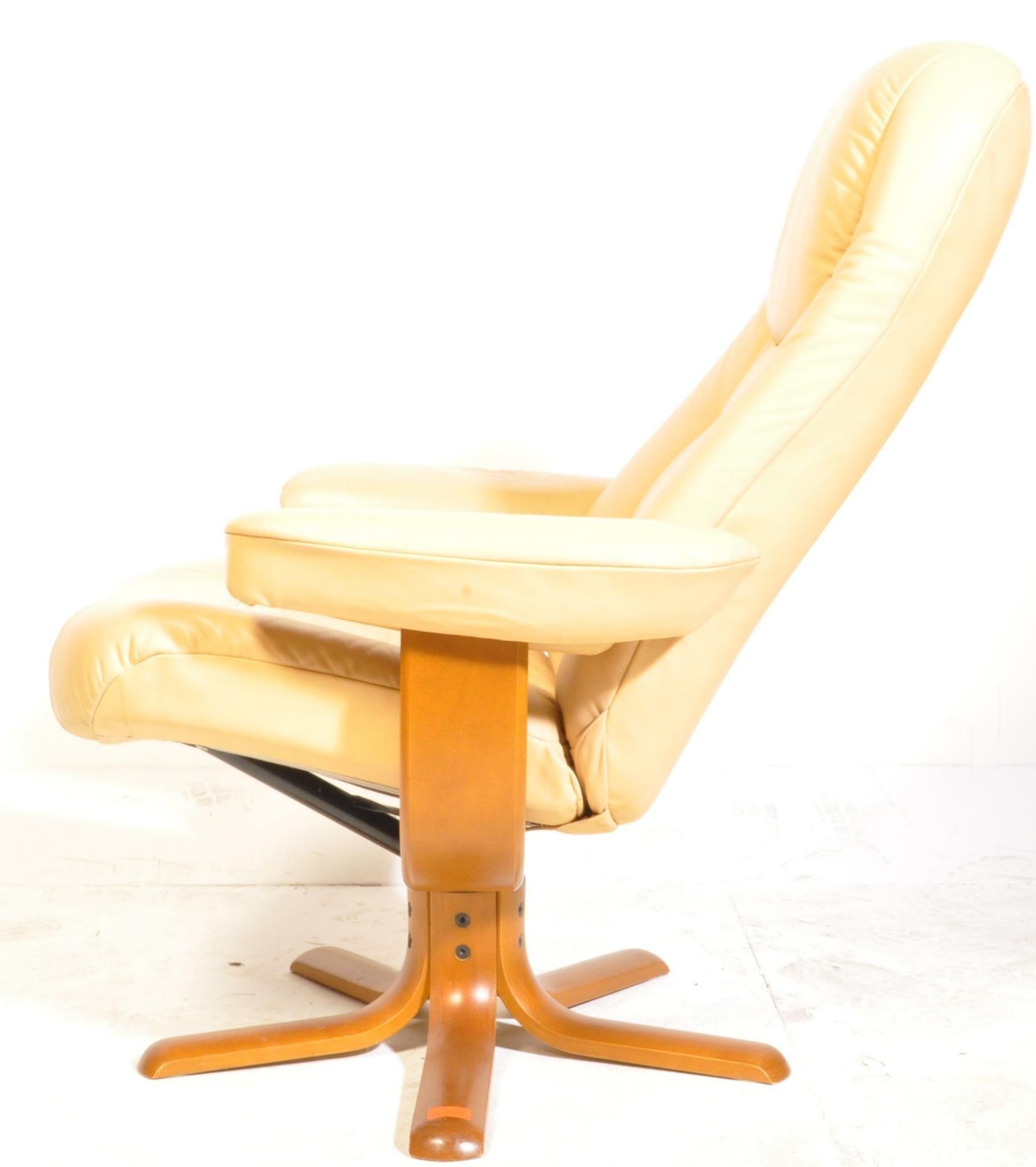 EKORNES STRESSLESS STYLE LEATHER ARMCHAIR & STOOL - Image 5 of 9