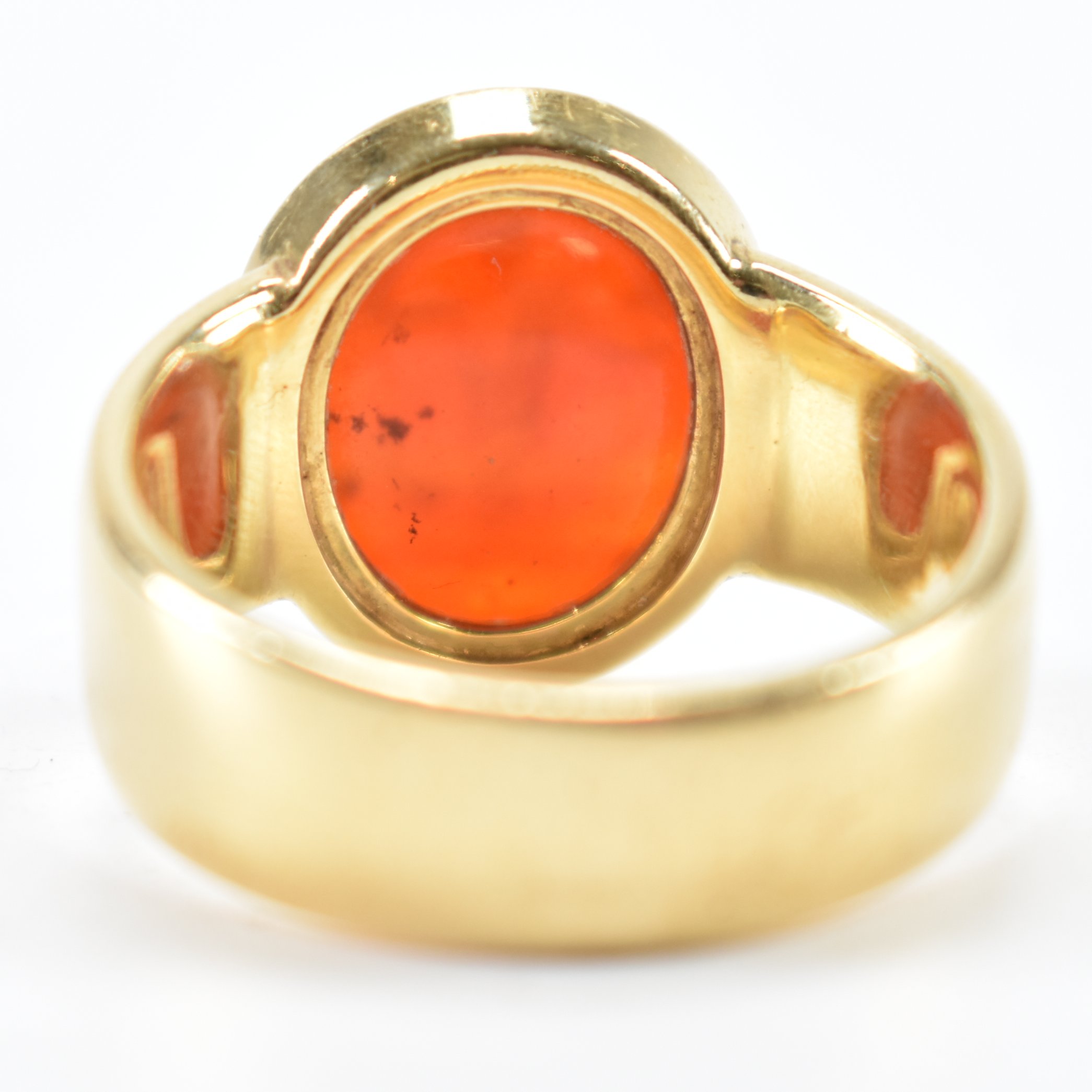 18CT GOLD & CARNELIAN SIGNET RING - Image 3 of 7