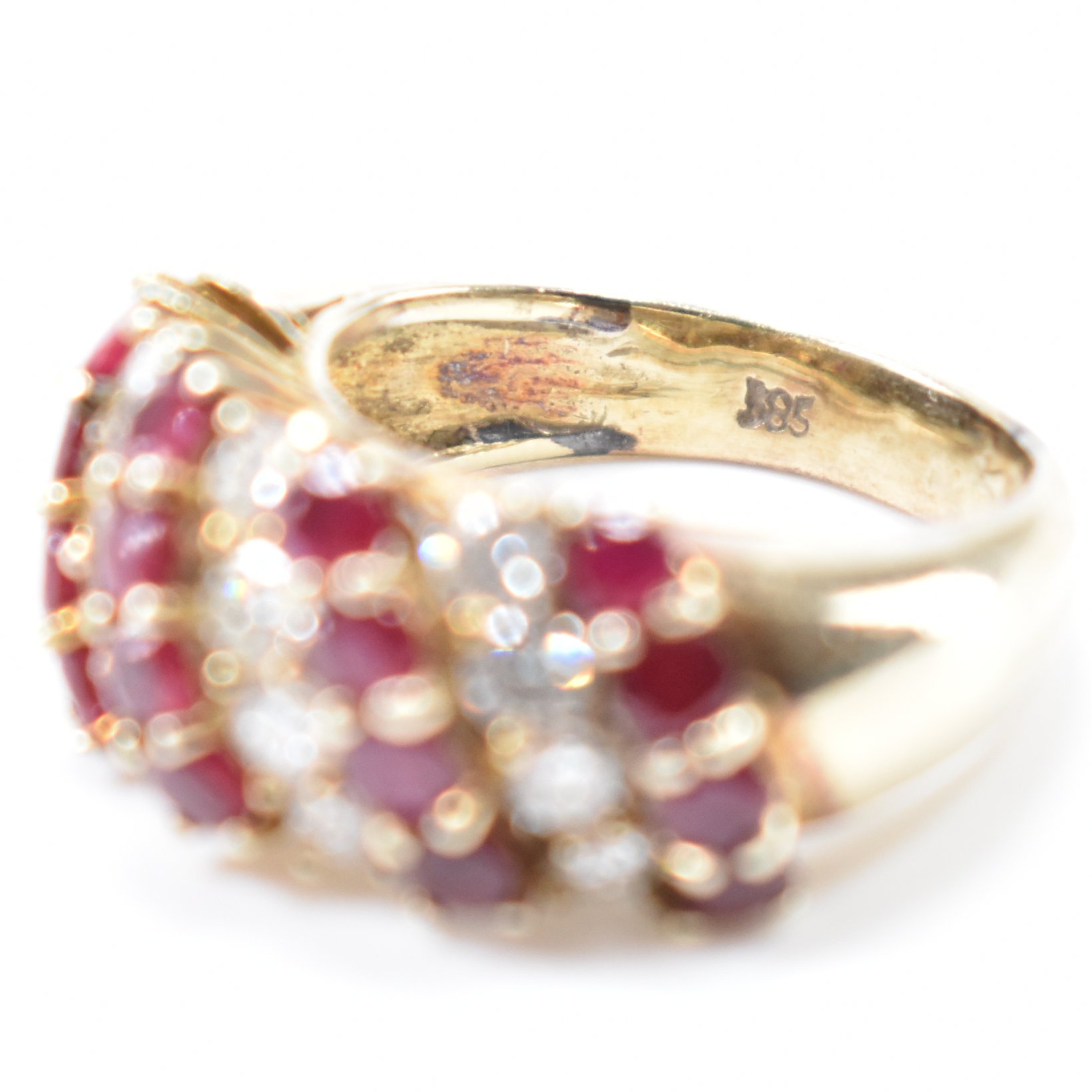 VINTAGE GOLD DIAMOND & RUBY DOME RING - Image 6 of 8