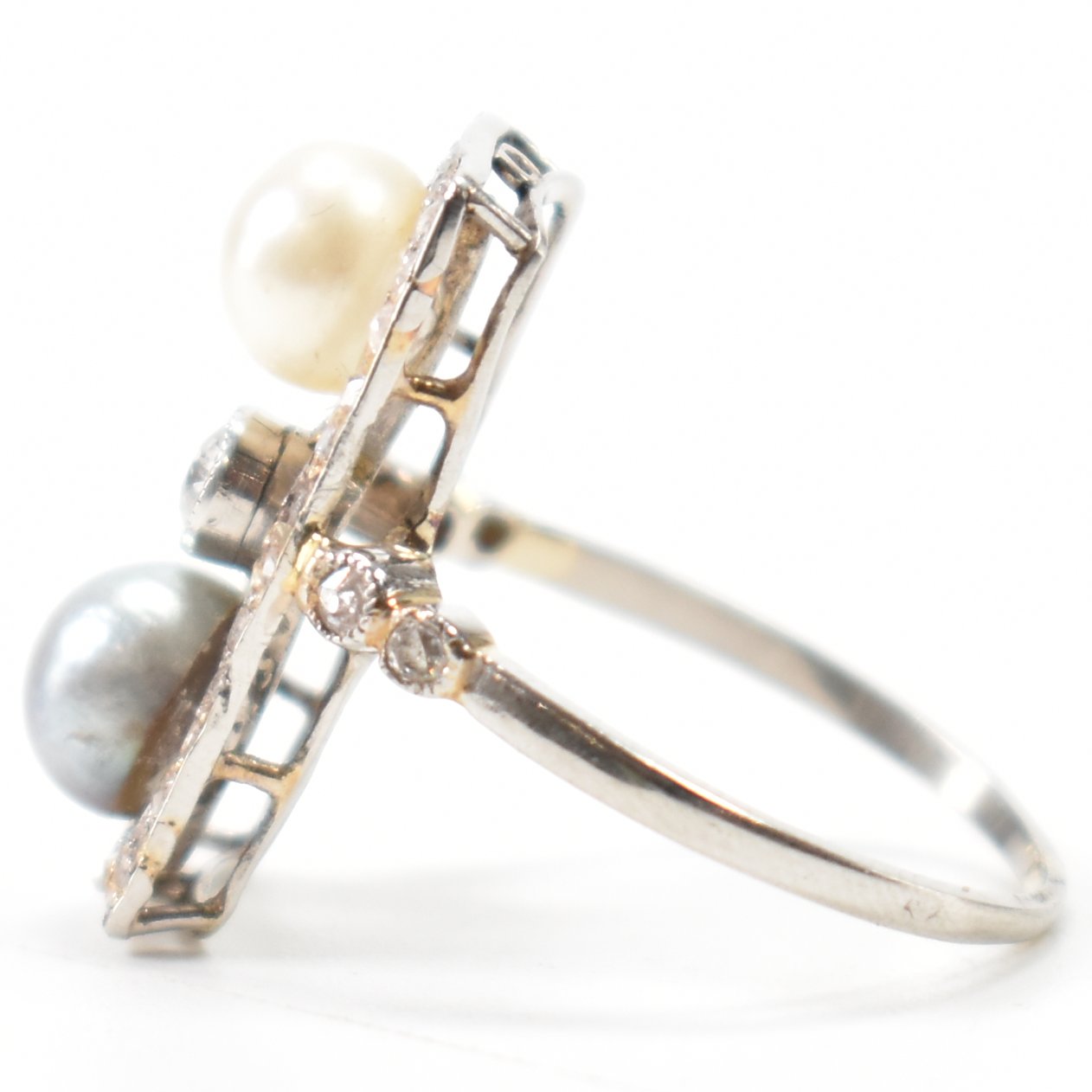 EDWARDIAN ANTIQUE DIAMOND & PEARL PANEL RING - Image 2 of 8