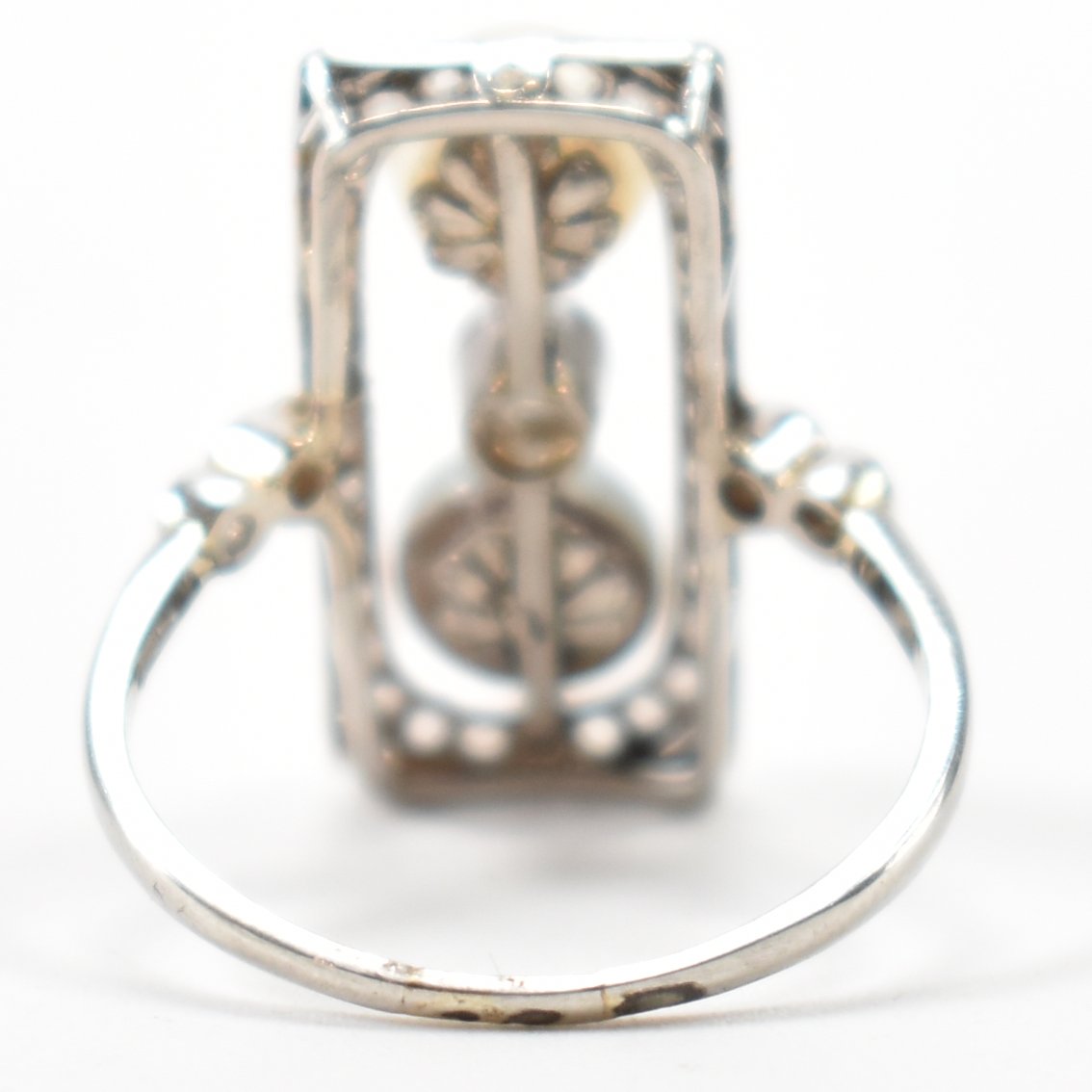 EDWARDIAN ANTIQUE DIAMOND & PEARL PANEL RING - Image 4 of 8