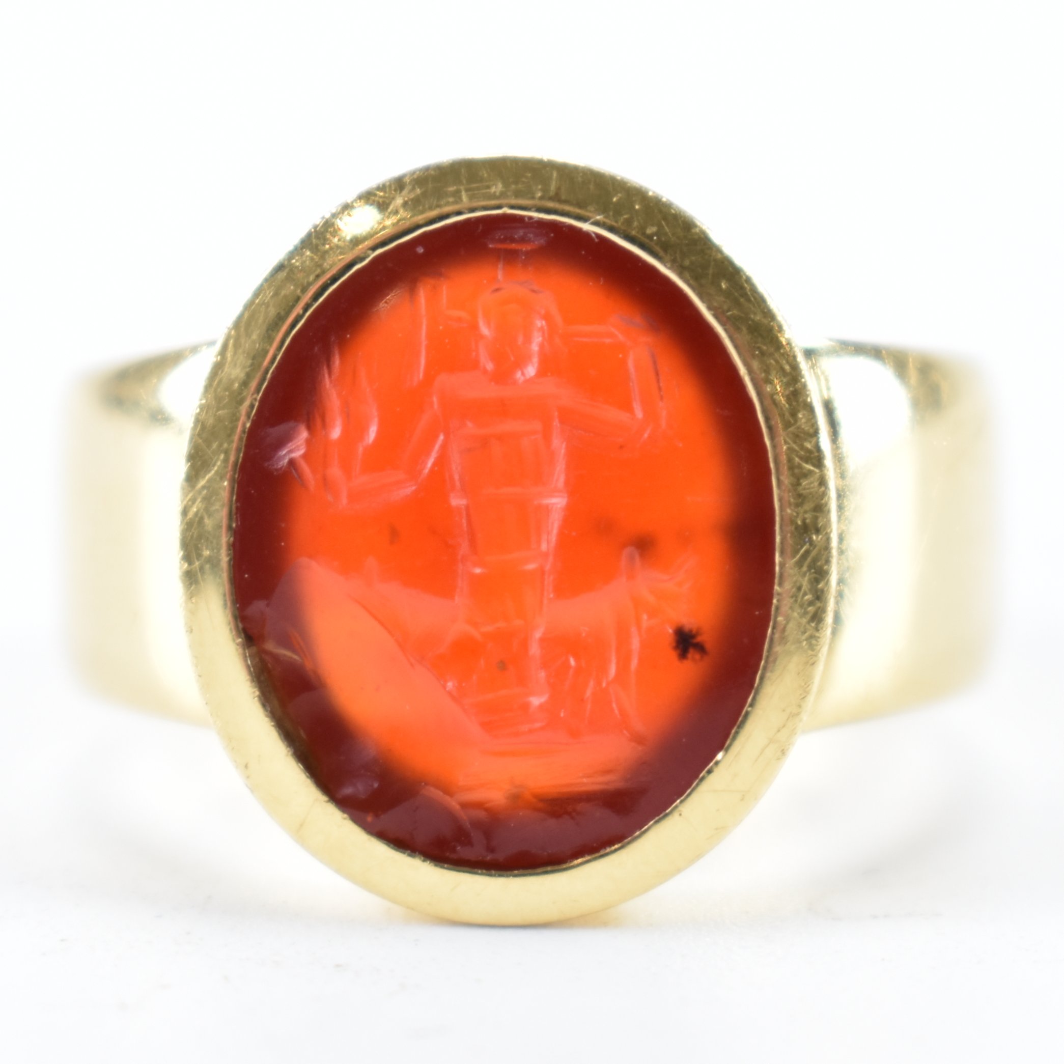 18CT GOLD & CARNELIAN SIGNET RING