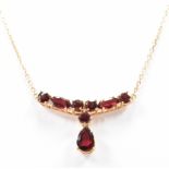 18CT GOLD & RED STONE COLLAR NECKLACE