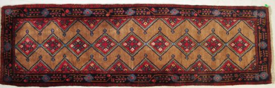 20TH CENTURY PERSIAN ISLAMIC HAMADAN RUG