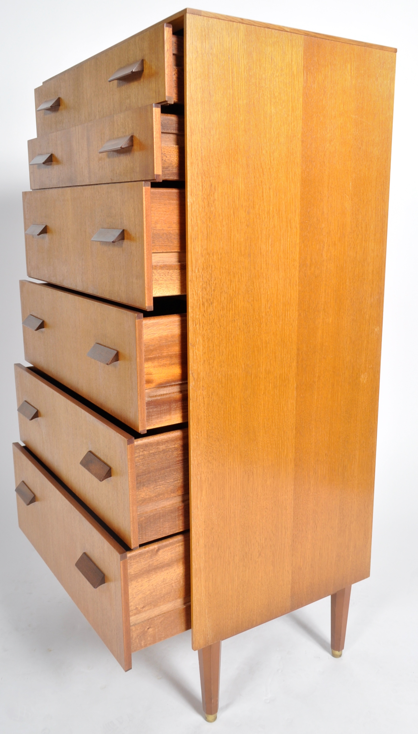 RICHARD YOUNG FOR G PLAN - MID CENTURY TEAK CHEST OF DRAWERS - Image 3 of 8