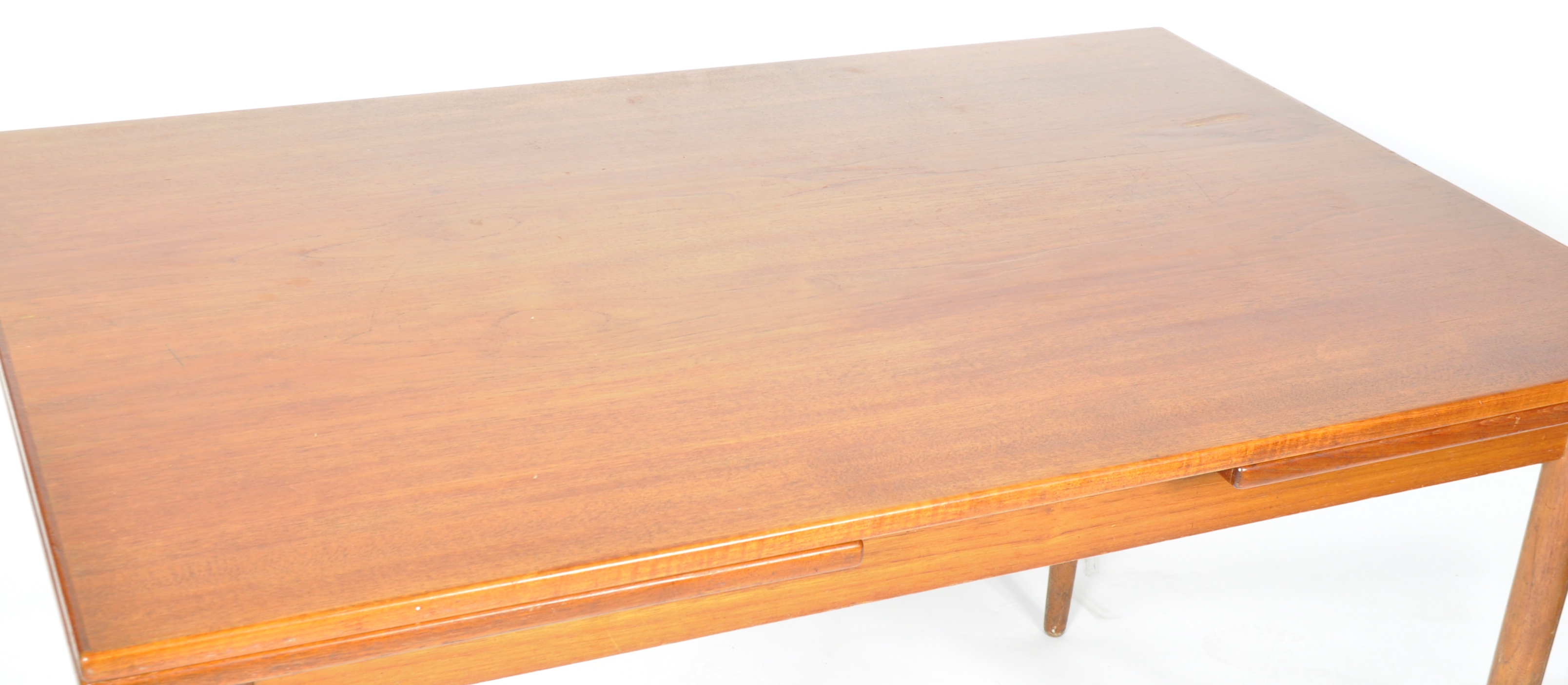 NIELS MOLLER FOR JL MOLLERS - MID CENTURY DANISH DINING TABLE - Image 3 of 5