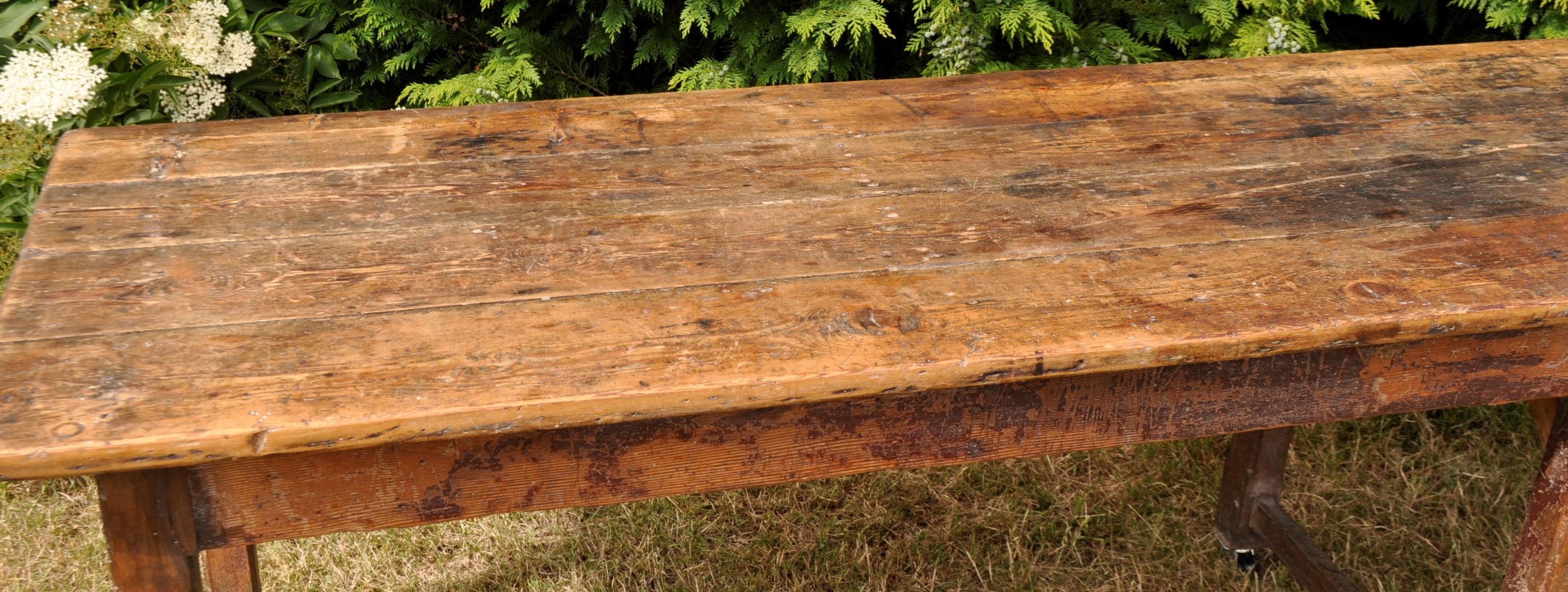 LARGE LATE 19TH CENTURY VICTORIAN PINE REFECTORY TABLE - Image 3 of 7