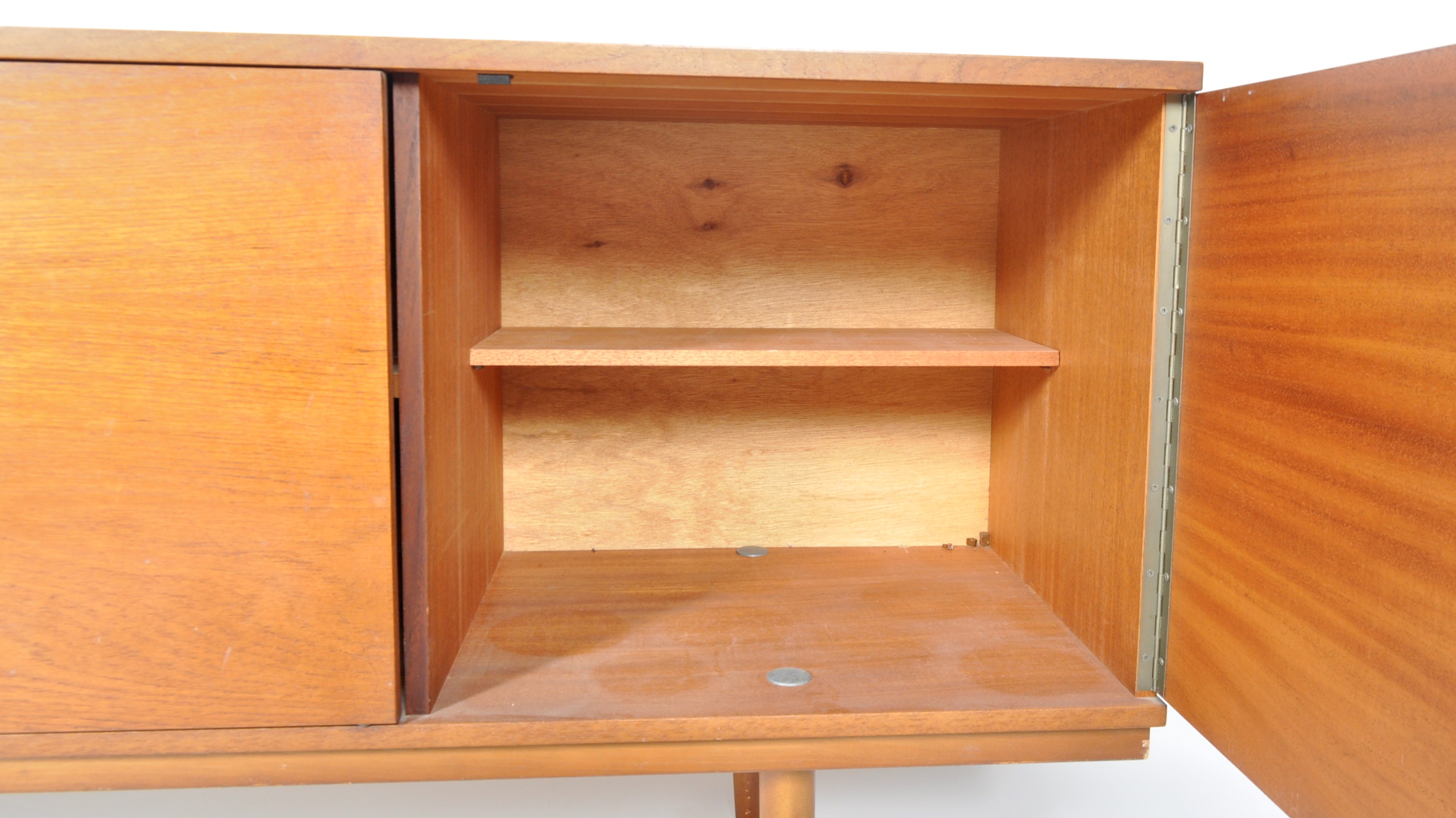 AVALON - MID 20TH CENTURY TEAK WOOD SIDEBOARD - Image 4 of 5